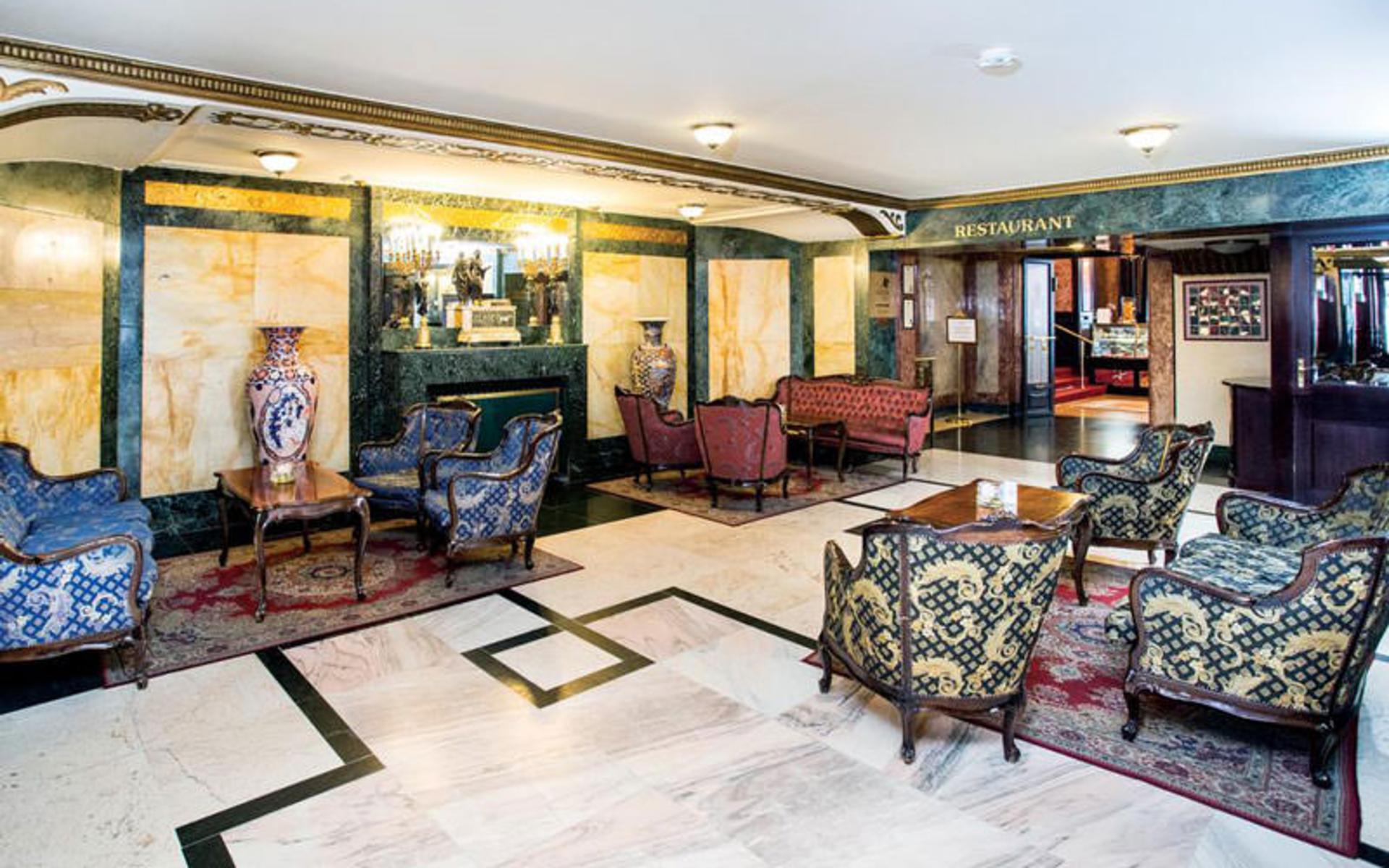 هتل دانوبیس استوریا سیتی سنتر (Danubius Hotel Astoria City Center)