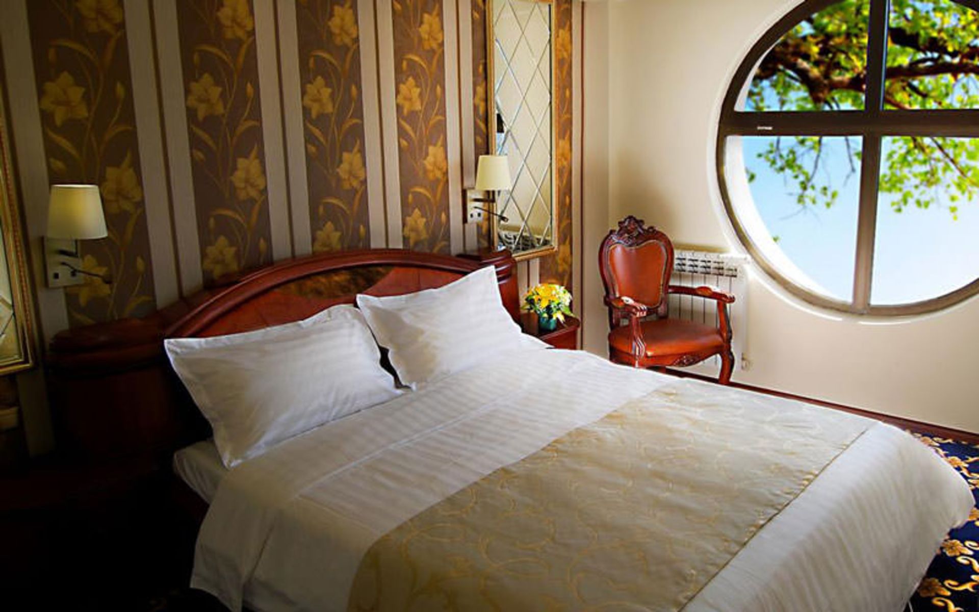 هتل کرون پالاس تفلیس (Cron Palace Tbilisi Hotel)