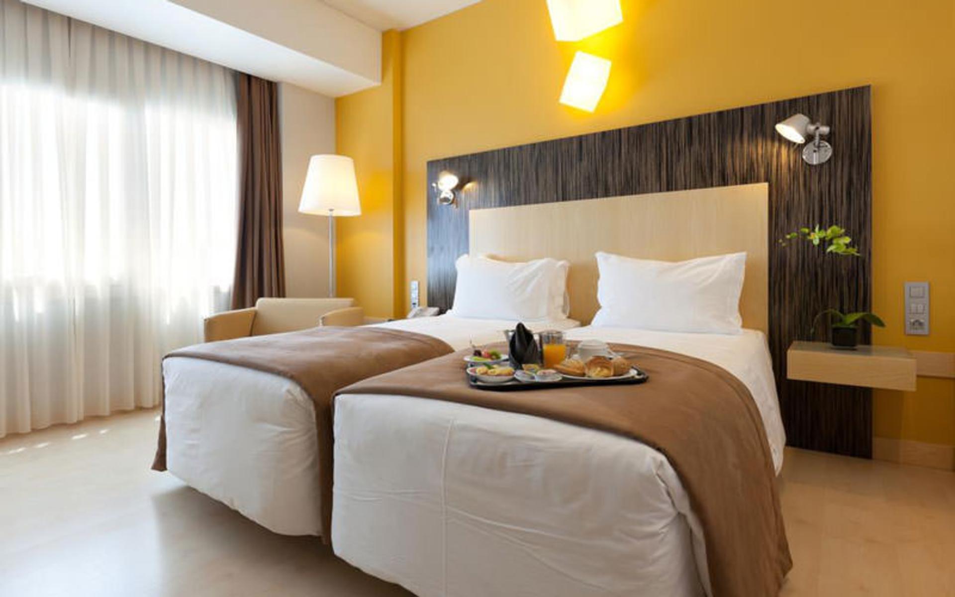 هتل الیف اونیداز (Hotel Alif Avenidas)