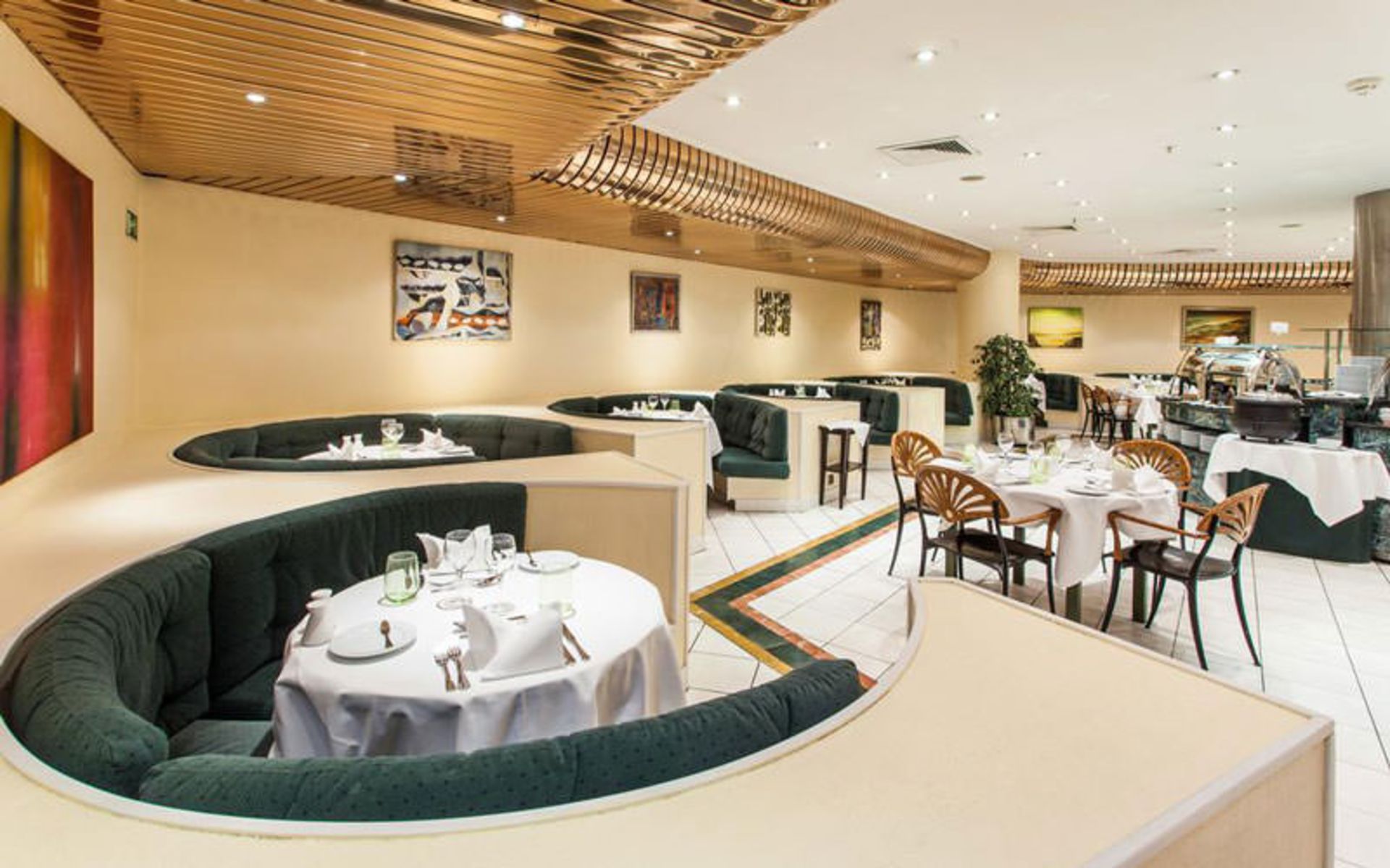 هتل هالیدی این لیسبون کانتیننتال (Holiday Inn Lisbon-Continental)