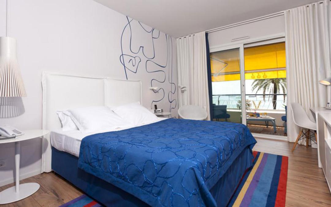 هتل ویکتوریا (Hotel Victoria)