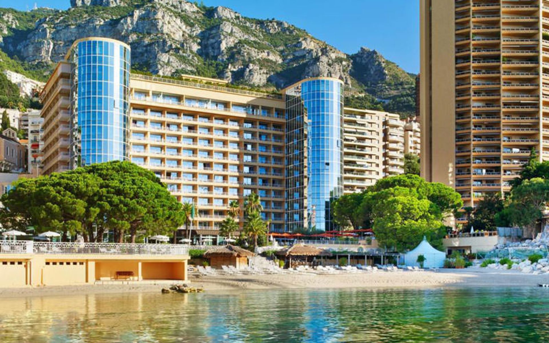 هتل له مریدین بیچ پلازا (Le Méridien Beach Plaza)