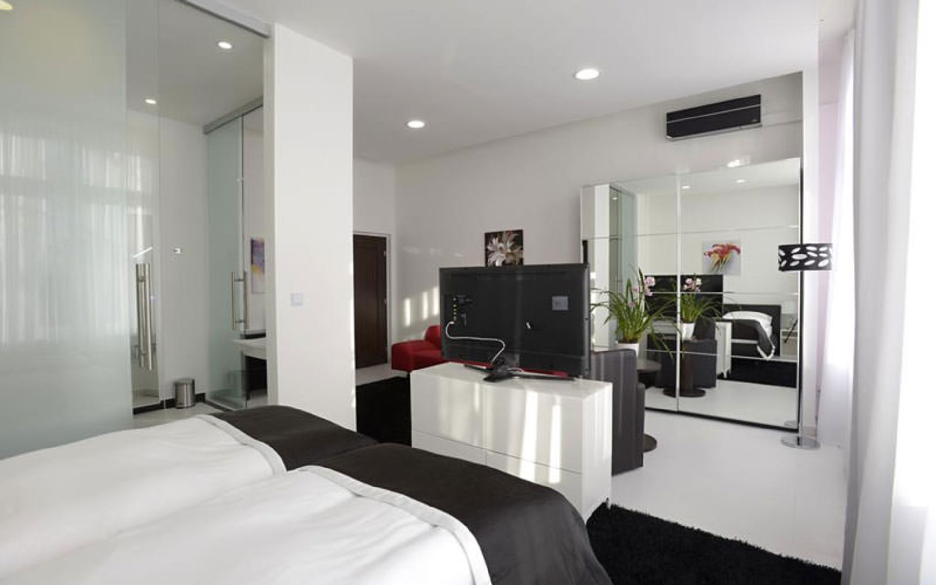 هتل جانا پانسیون دومو ملادزه (Hotel Jana / Pension Domov Mládeže)