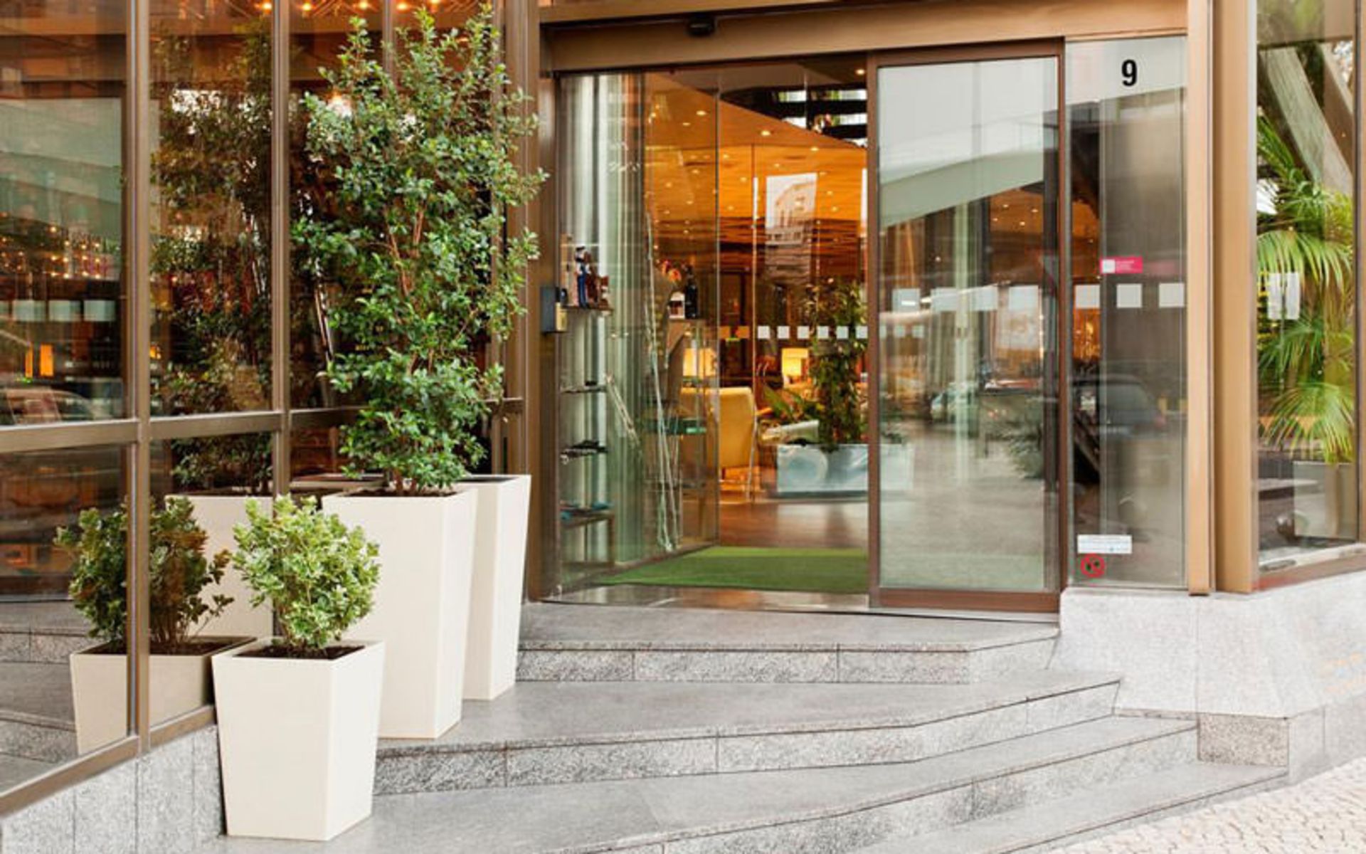 هتل هالیدی این لیسبون کانتیننتال (Holiday Inn Lisbon-Continental)