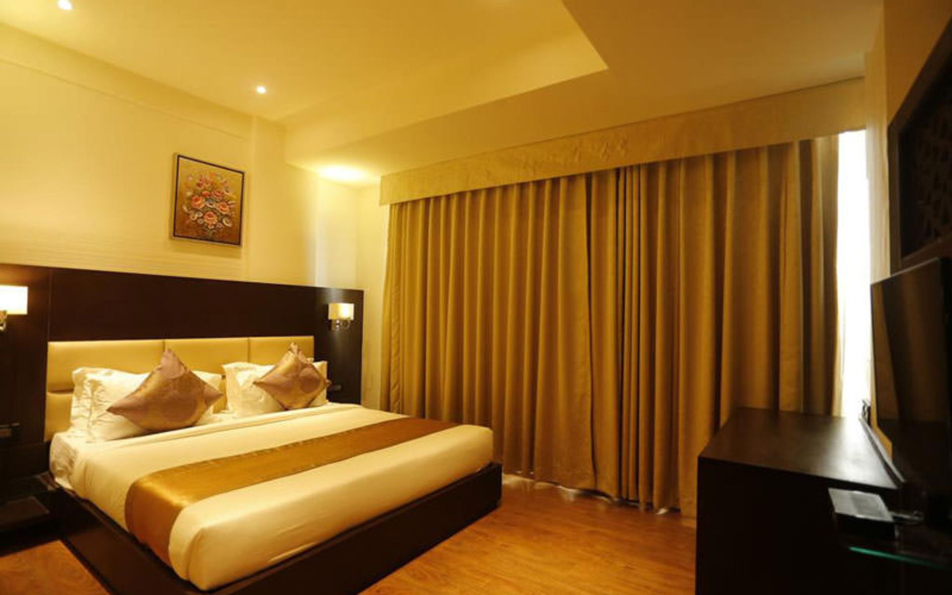 هتل جی (G Hotel)