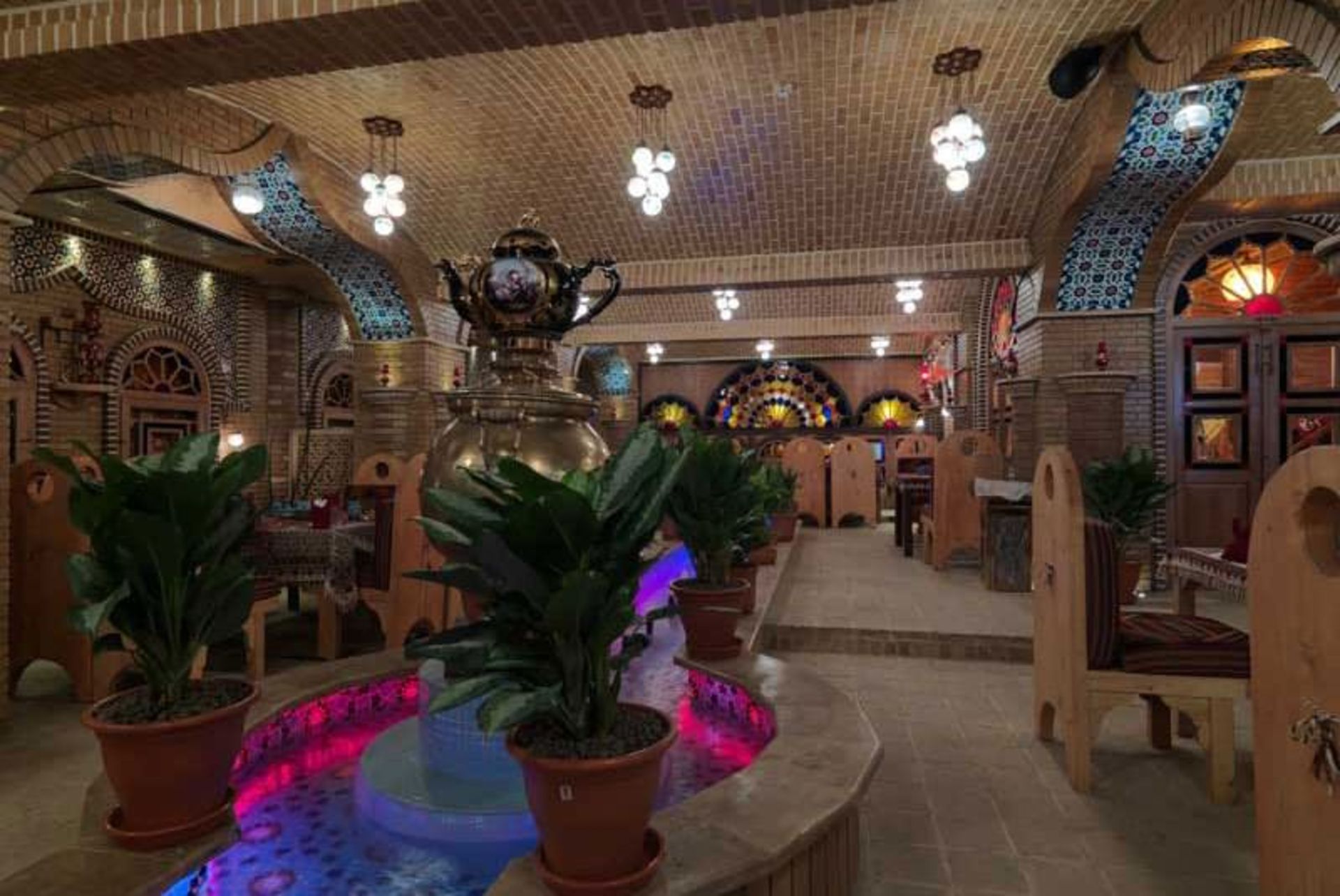 رستوران ترمه و ترنج