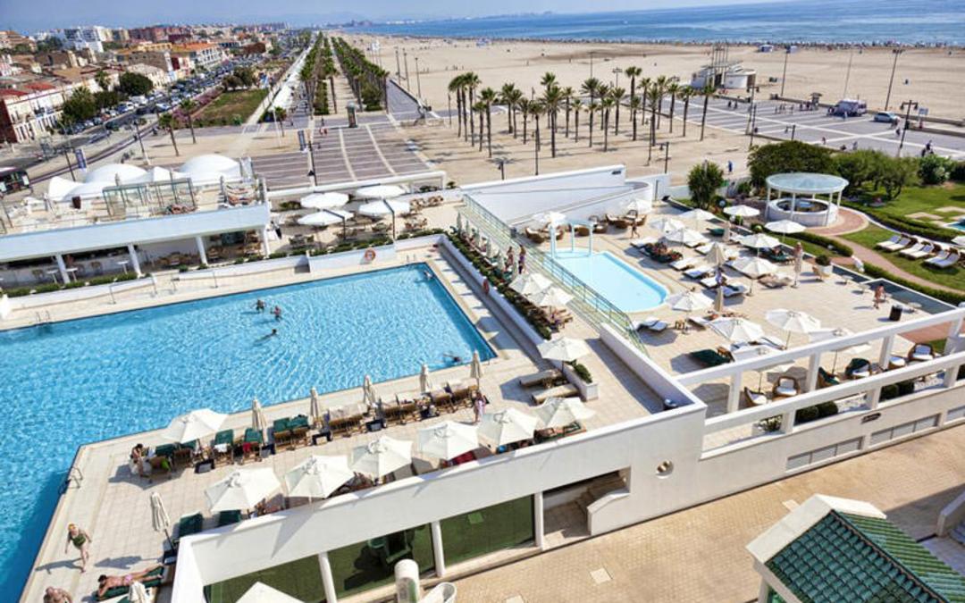 هتل لاس آرناس بالنریو رزورت (Las Arenas Balneario Resort)