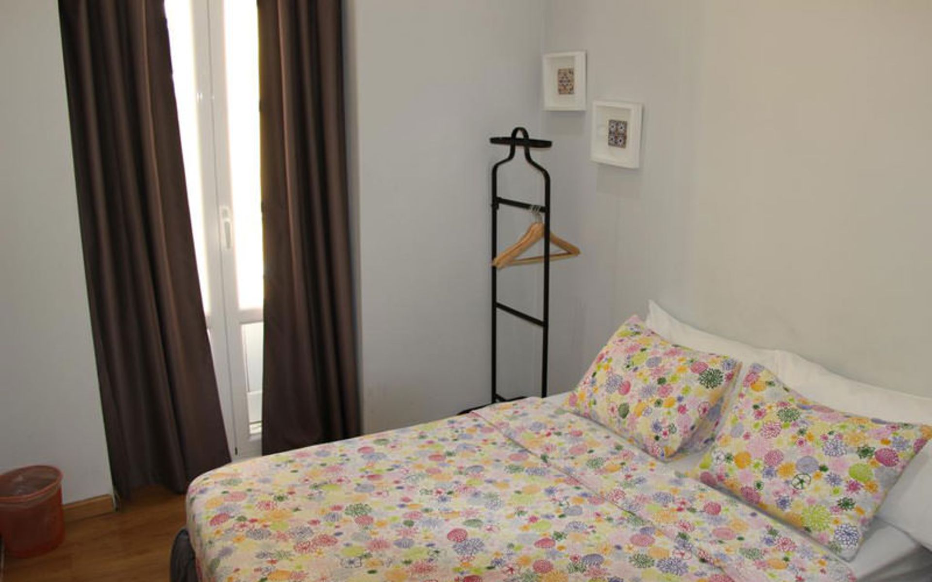 هتل بی ای (B.A. Hostel)
