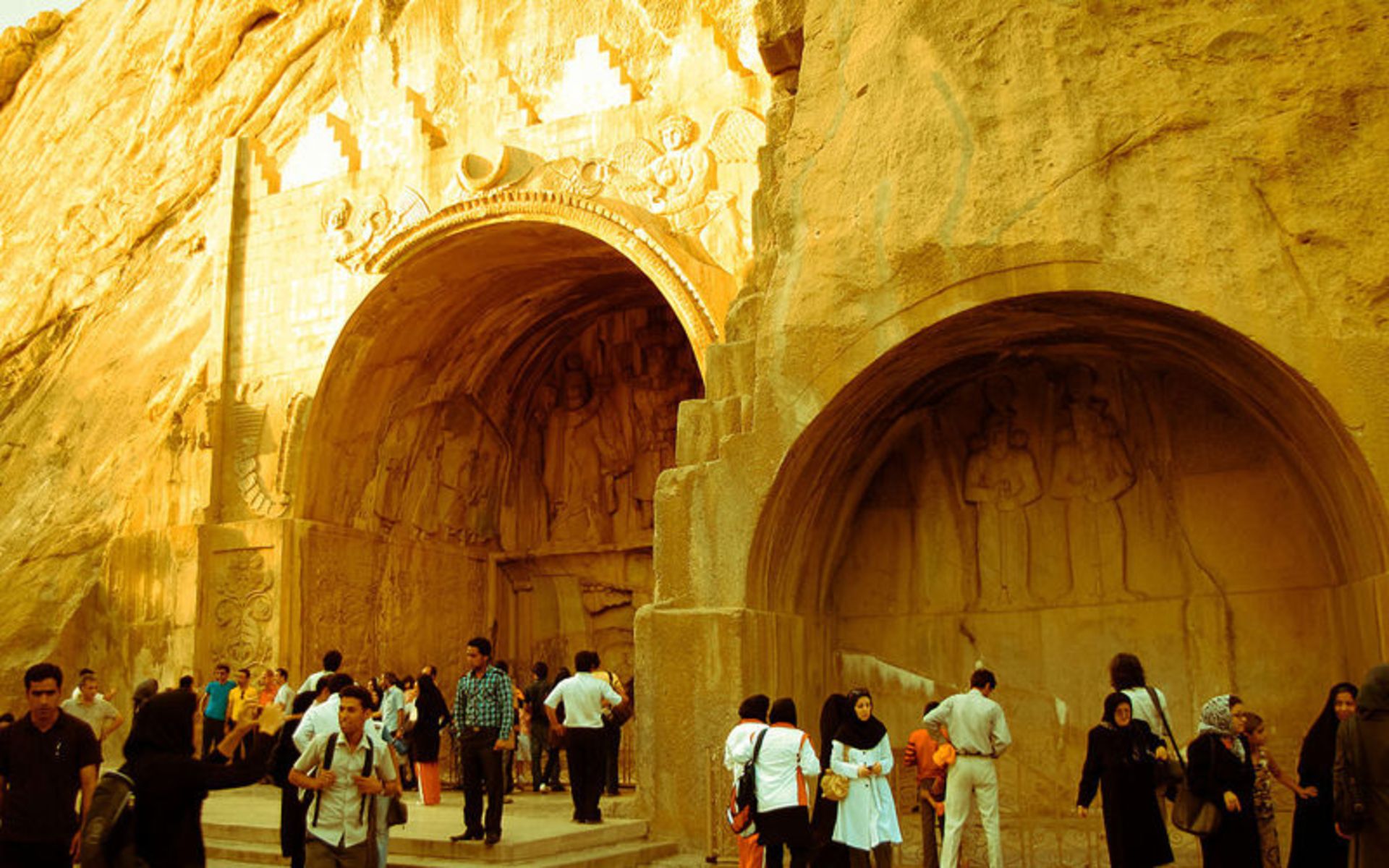 طاق بستان