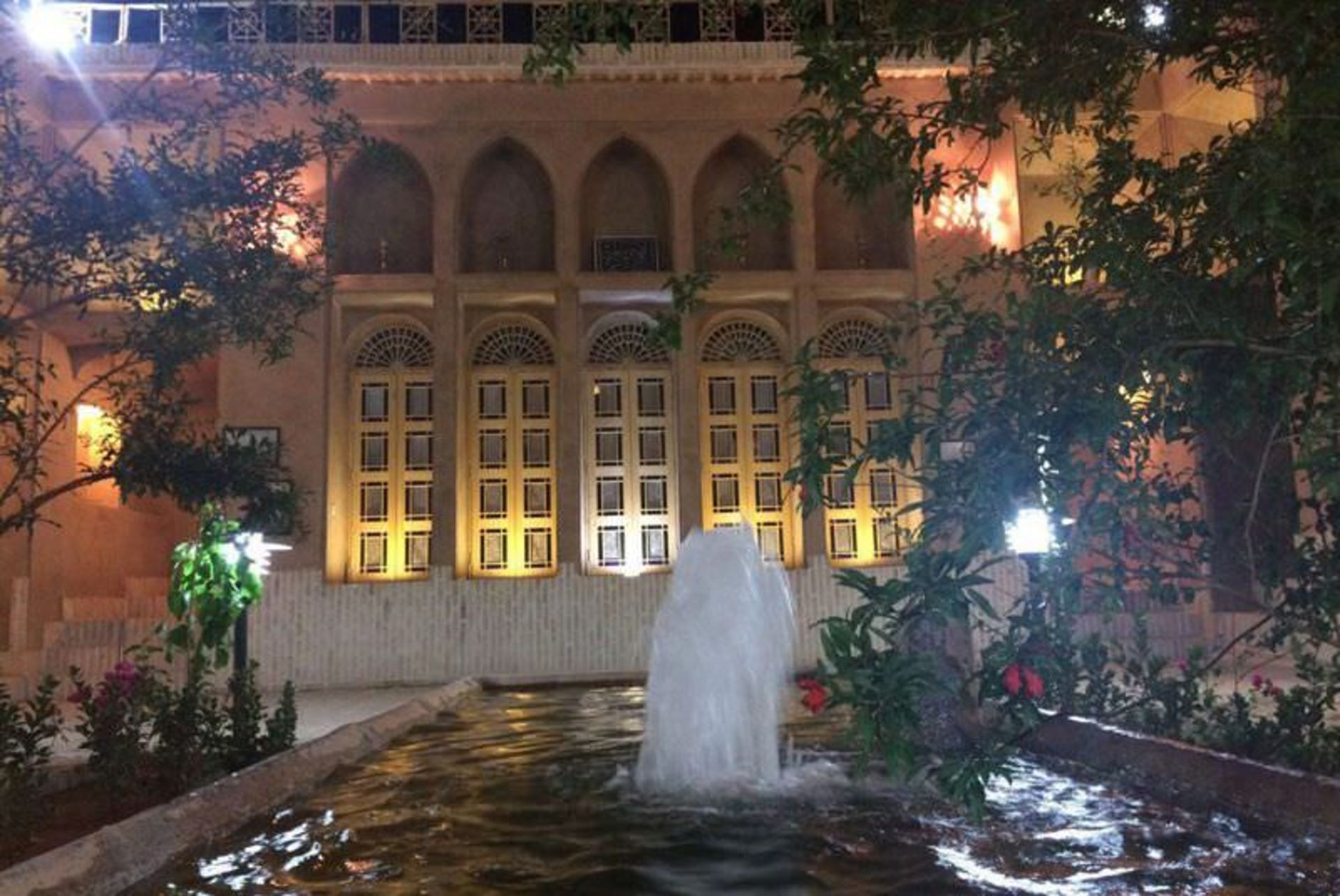 هتل سنتی شعرباف