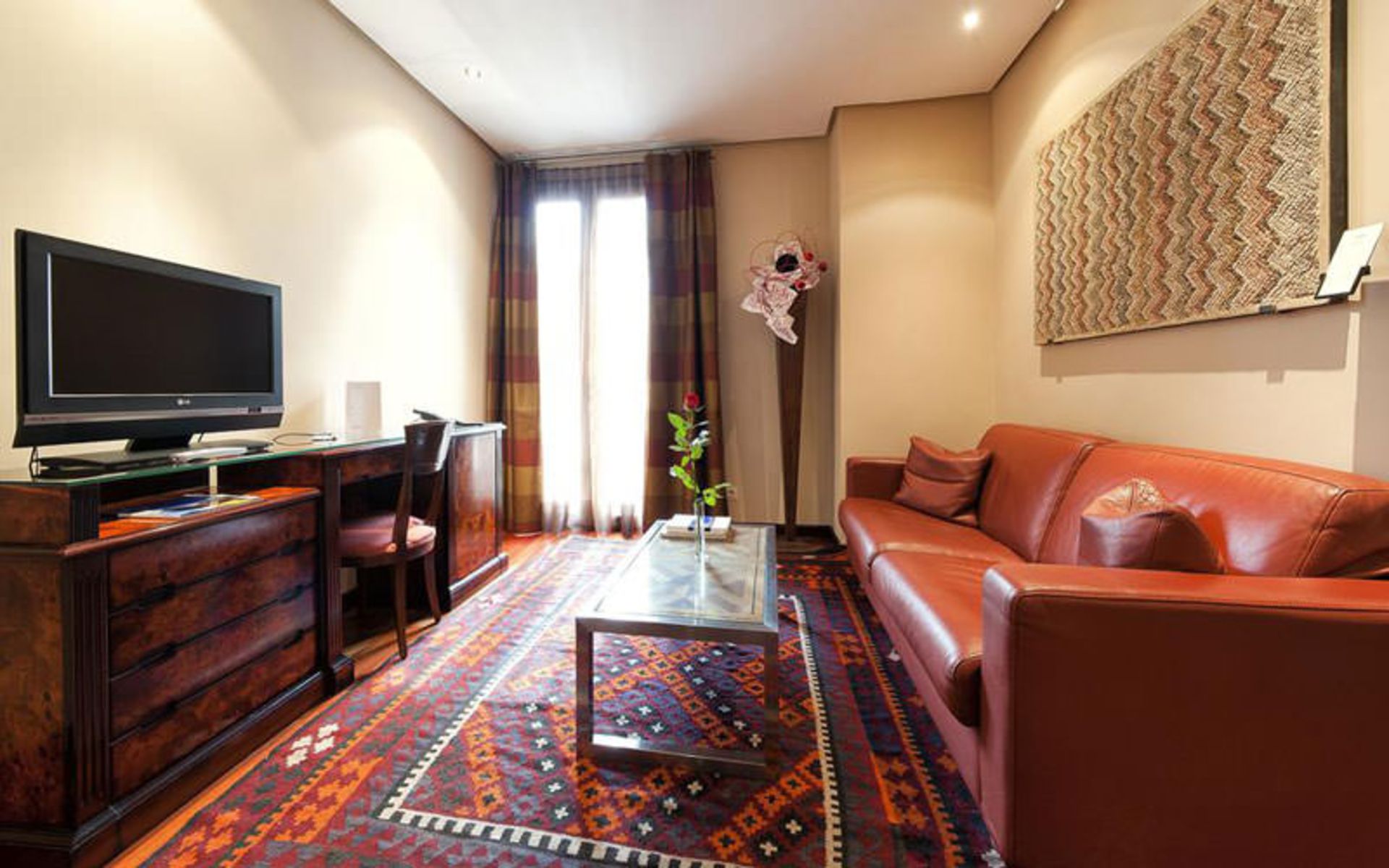 هتل ویلا ریل (Hotel Villa Real)