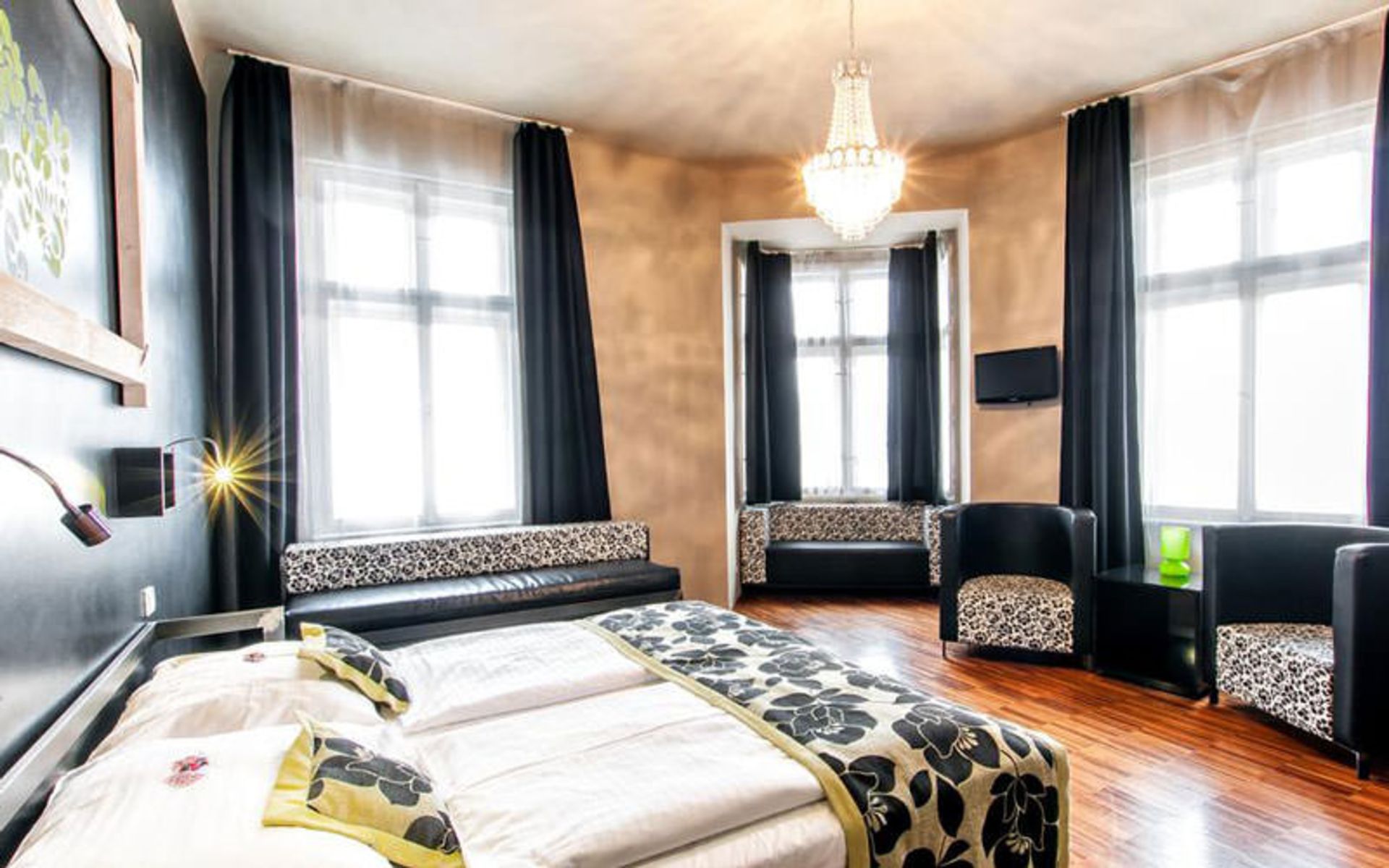 هاستل چک این (Czech Inn Hostel)
