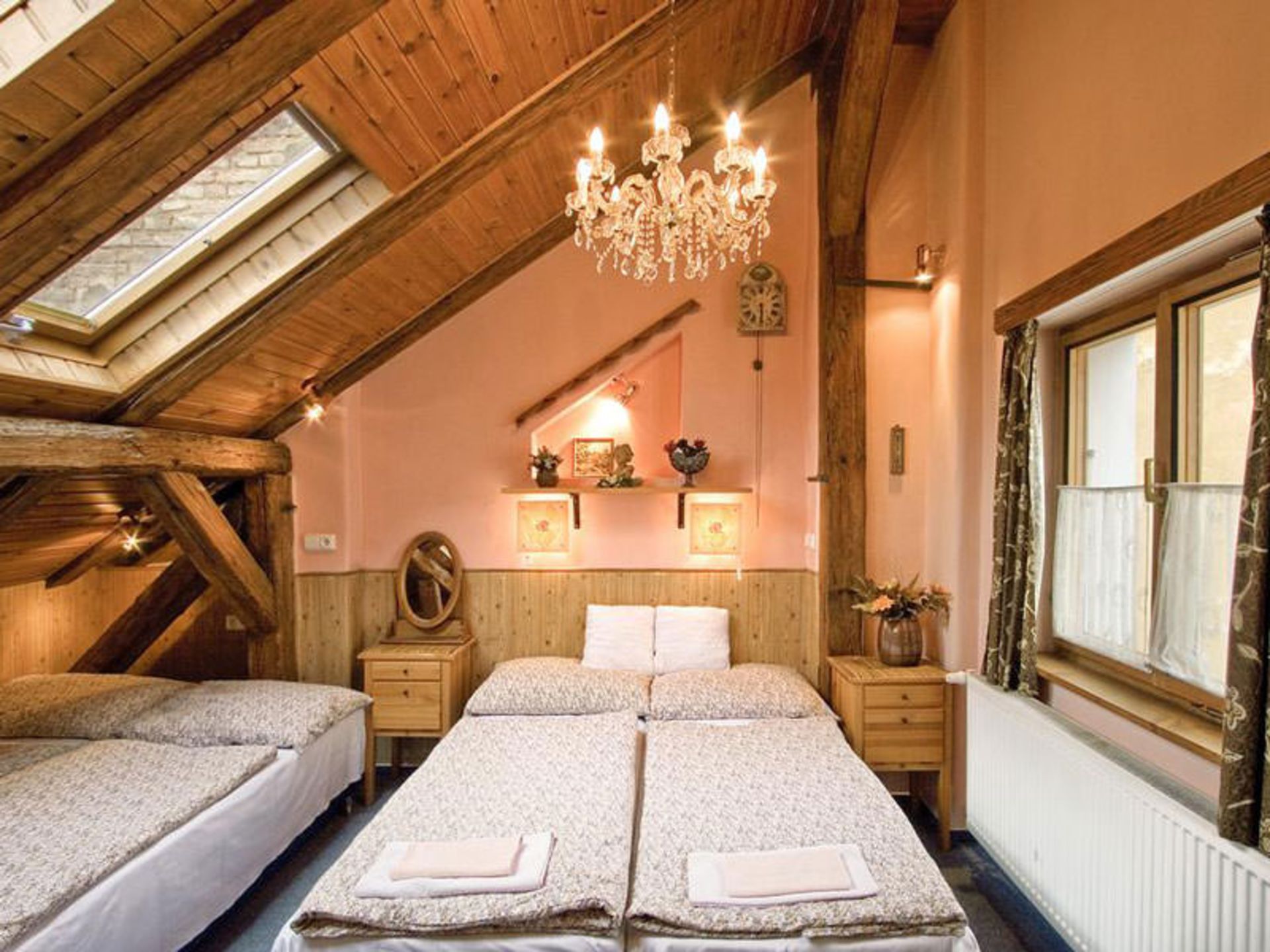 هتل آپارتمان آلیس (Alice Apartment House)