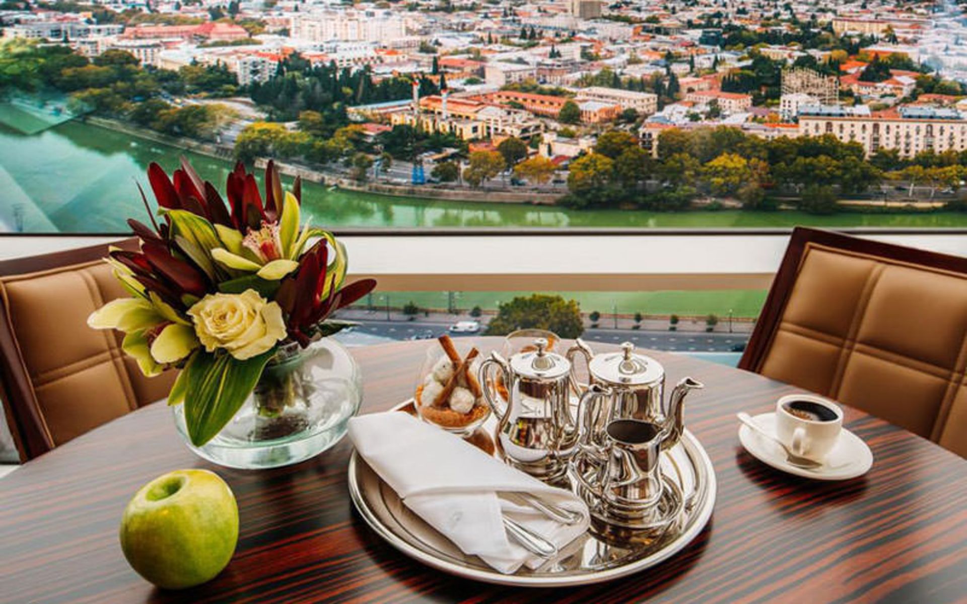 هتل بیلتمور تفلیس (The Biltmore Hotel Tbilisi)
