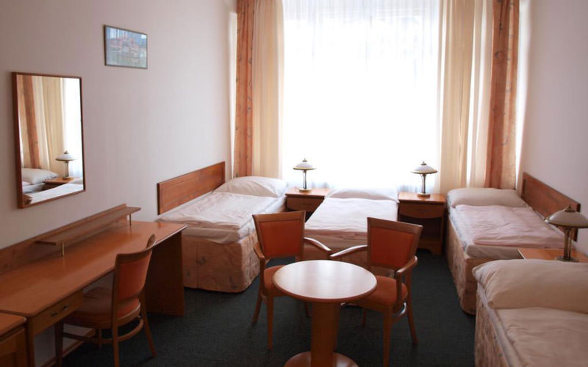 هتل جانا پانسیون دومو ملادزه (Hotel Jana / Pension Domov Mládeže)