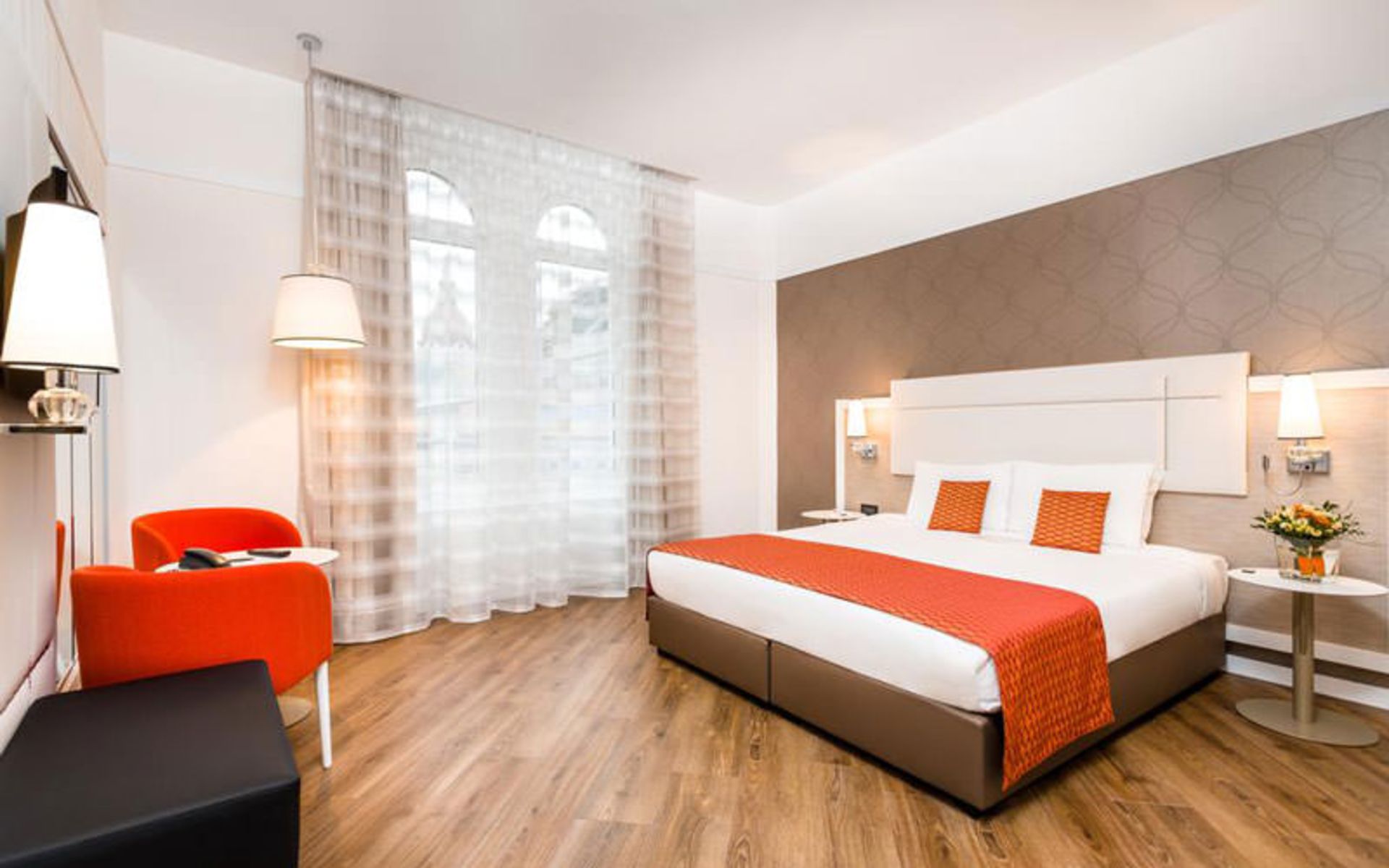 هتل پارلمنت (Hotel Parlament)
