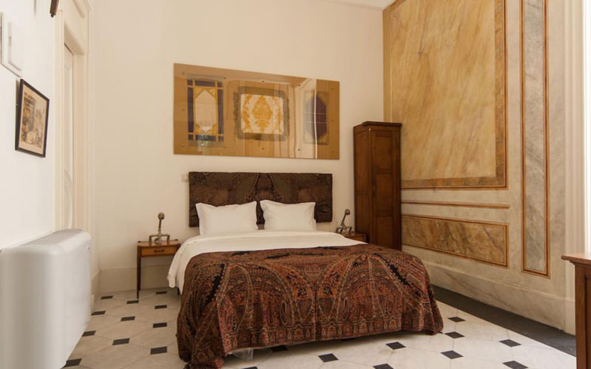 هتل ایندیپندنت سوئیتز اند تراس (The Independente Suites & Terrace)