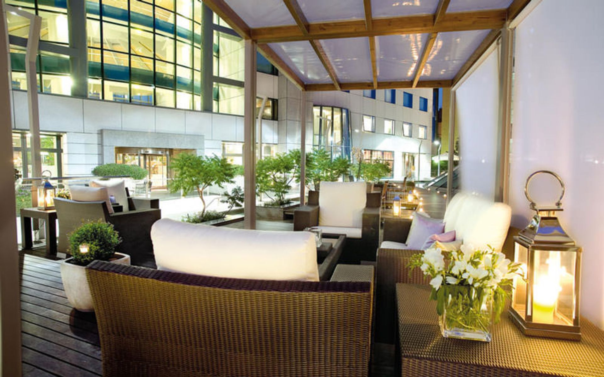 هتل یورواستارز سوییتز میراسیرا (Eurostars Suites Mirasierra)