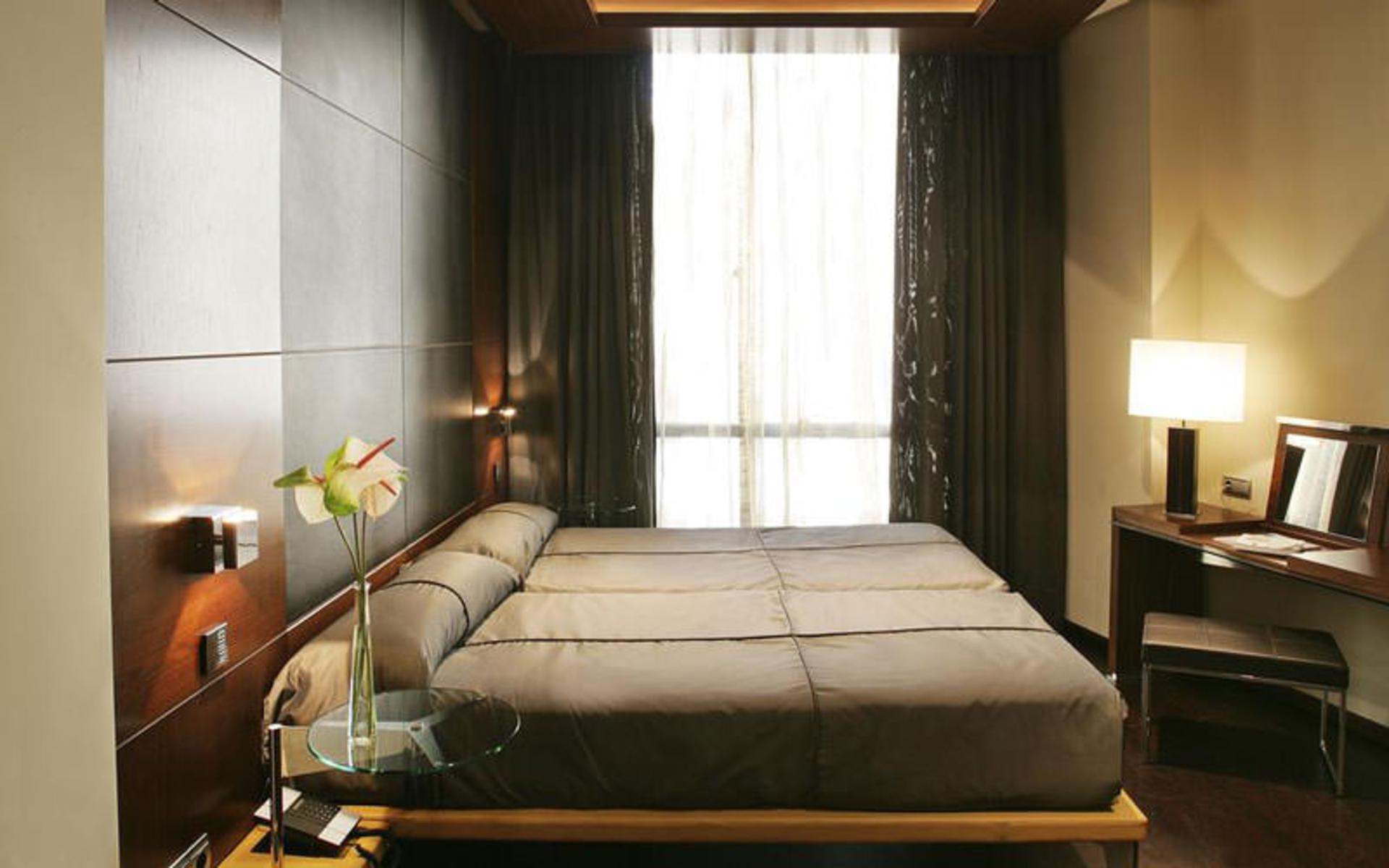 هتل اربن (Hotel Urban)