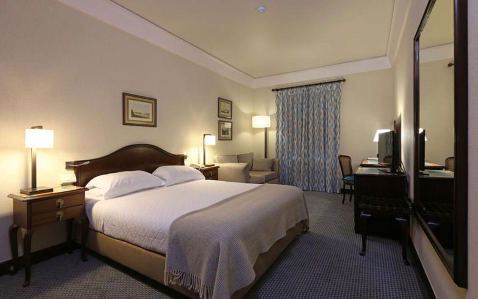 هتل لیسبا پلازا (Hotel Lisboa Plaz)