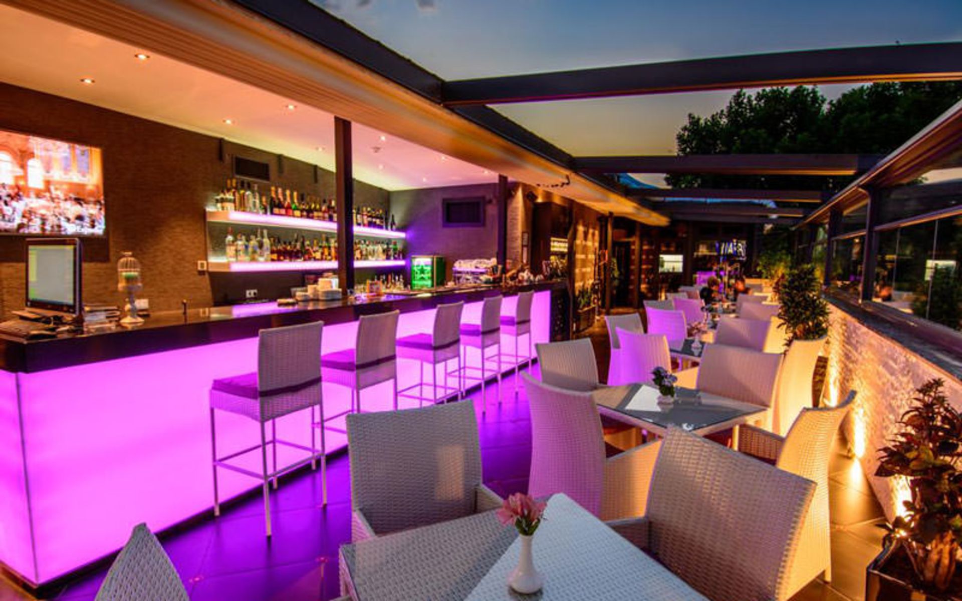 هتل ریور ساید (River Side Hotel)