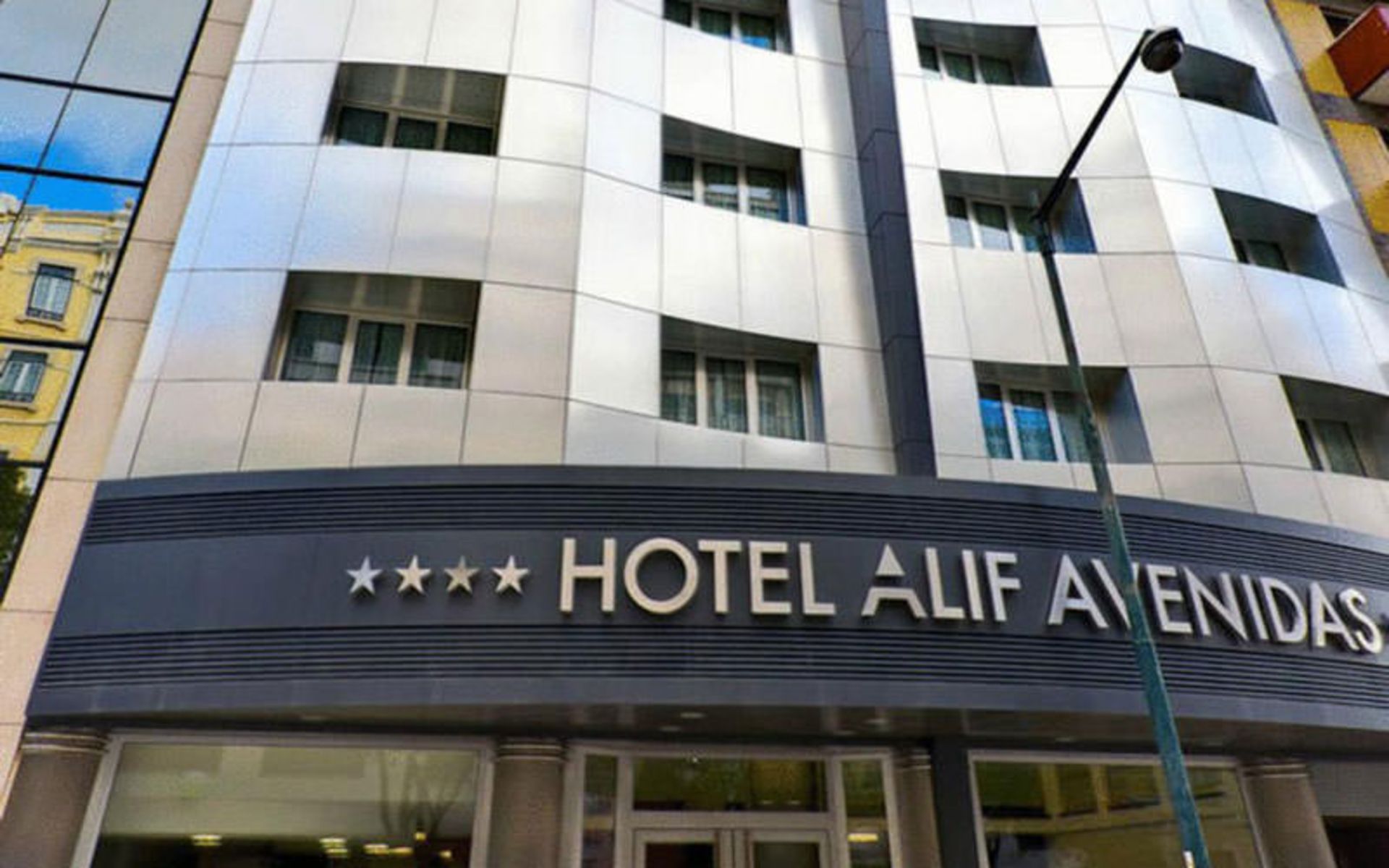 هتل الیف اونیداز (Hotel Alif Avenidas)