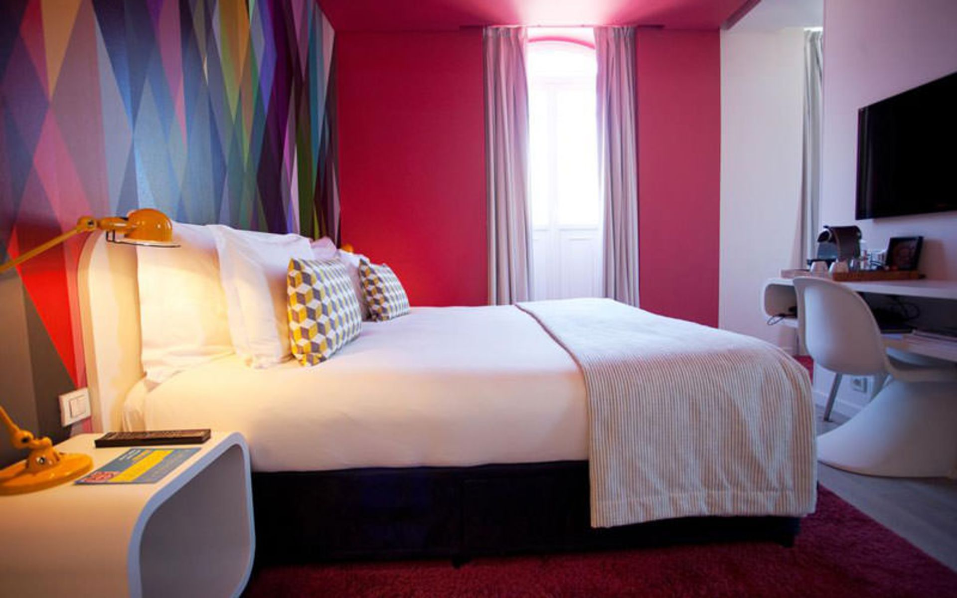 هتل اینترنشنال دیزاین (Internacional Design Hotel)