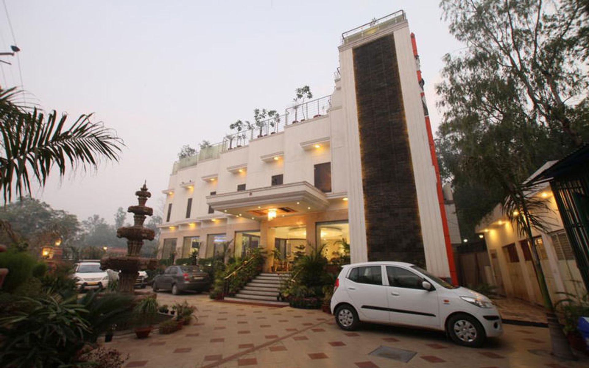 هتل تاج ریزورتس (Hotel Taj Resorts)