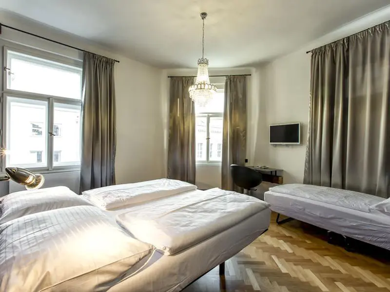 هاستل سوفیس (Sophie's Hostel)