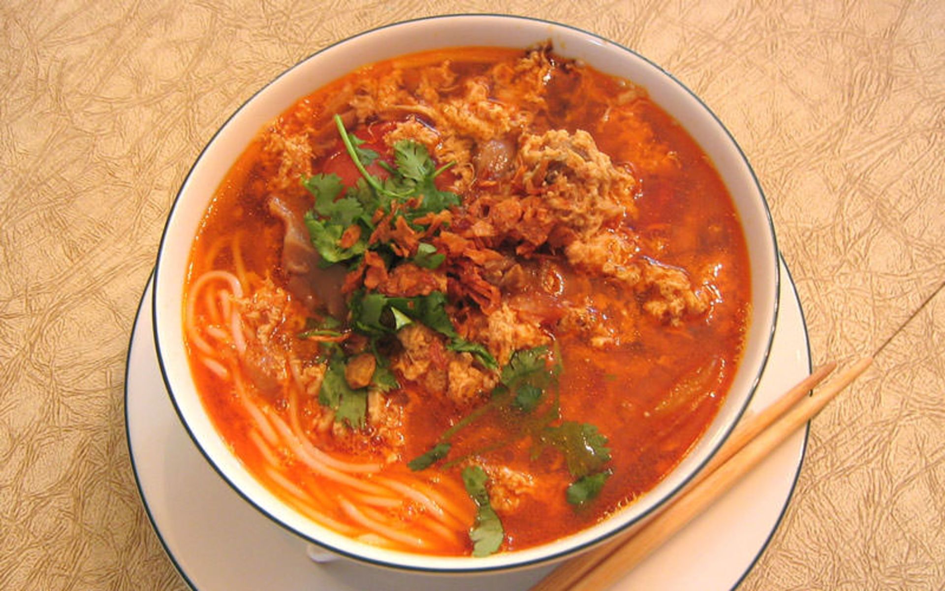 بون ریو (Bun Rieu)