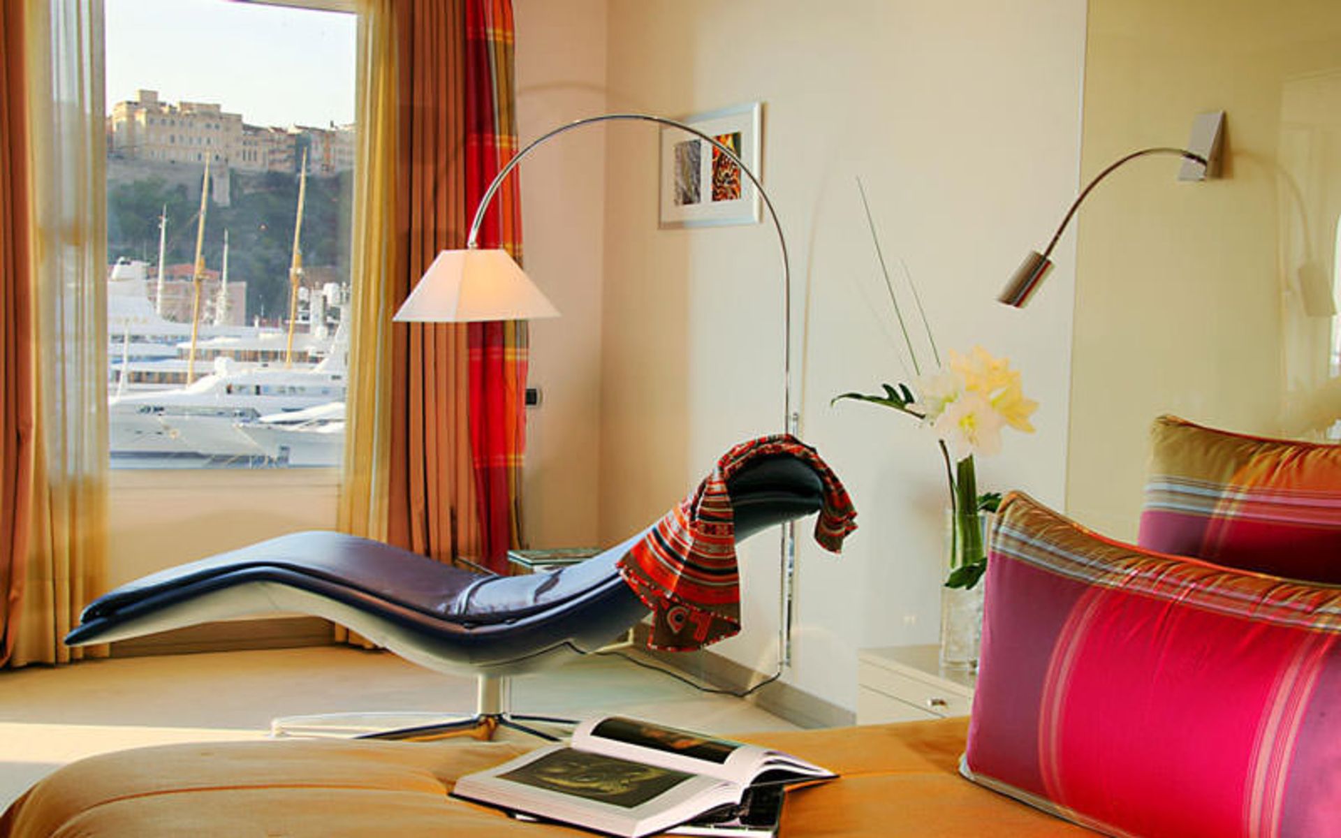 هتل پورت پالیس (Port Palace)
