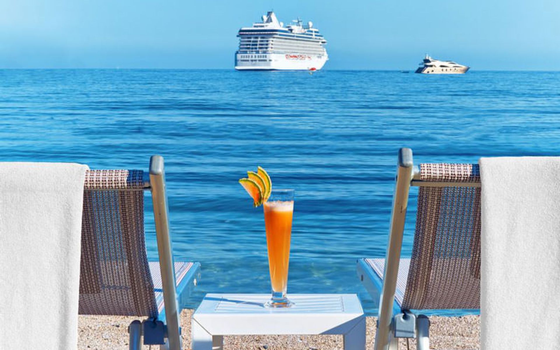 هتل له مریدین بیچ پلازا (Le Méridien Beach Plaza)