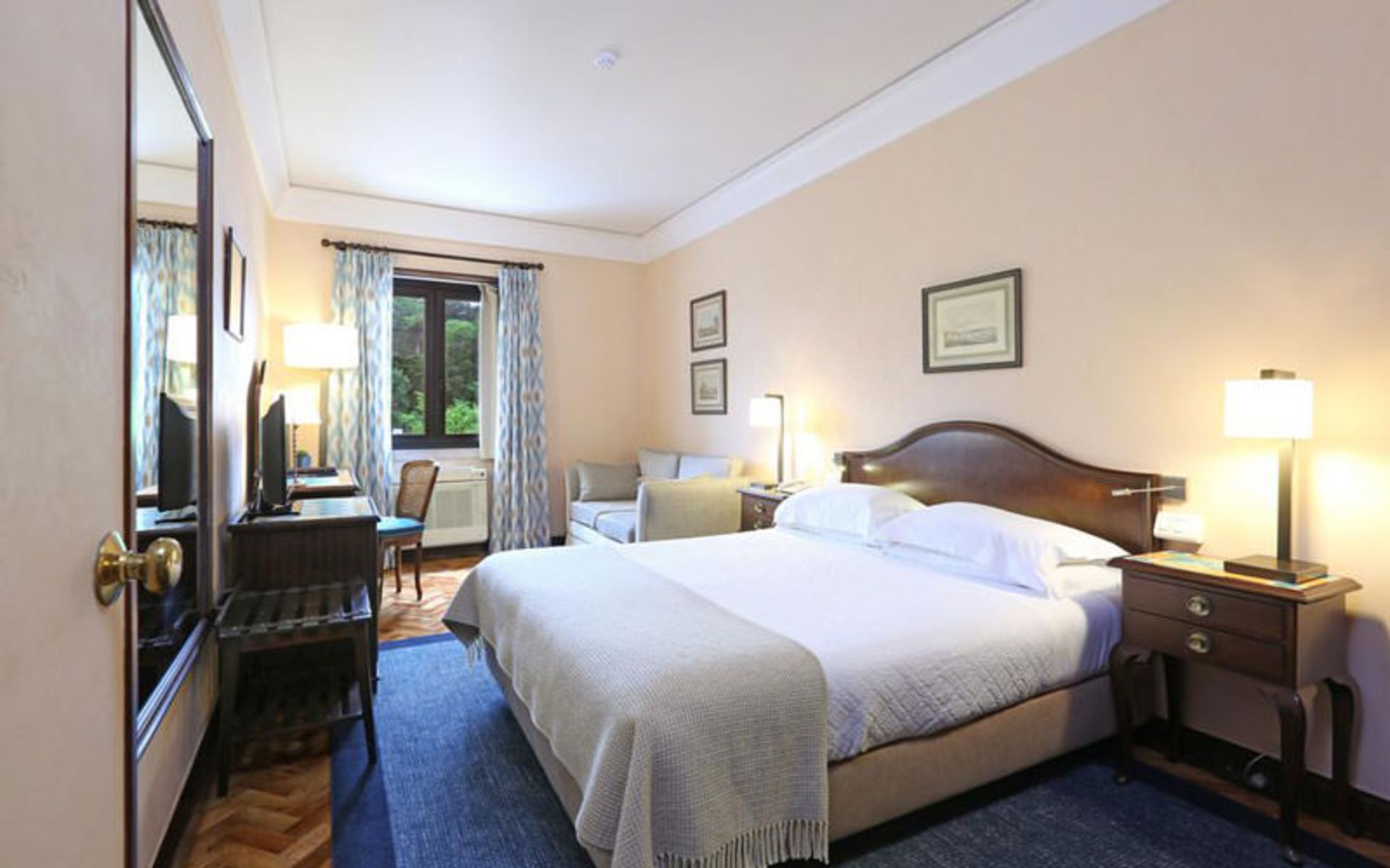 هتل لیسبا پلازا (Hotel Lisboa Plaz)