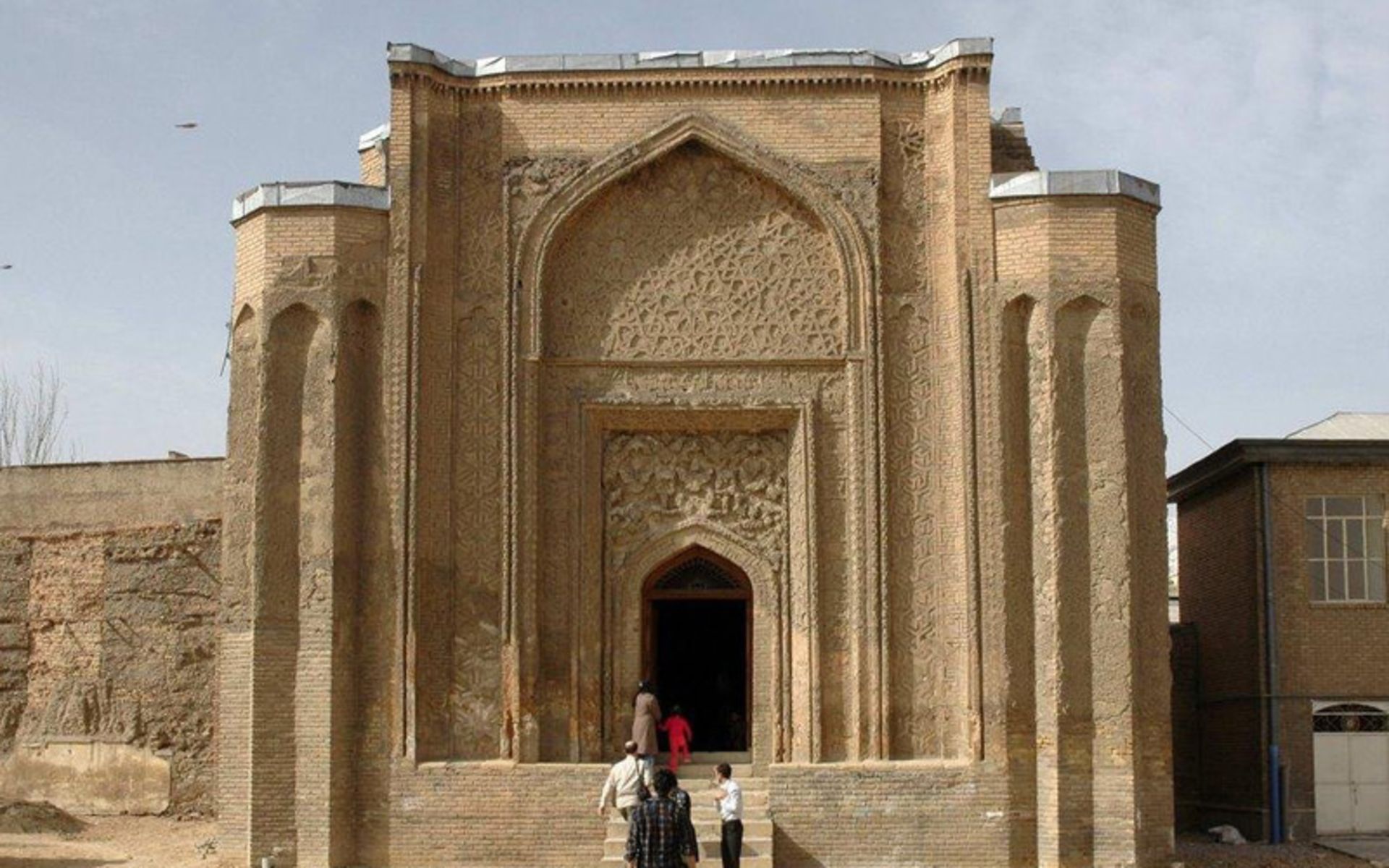 گنبد علویان