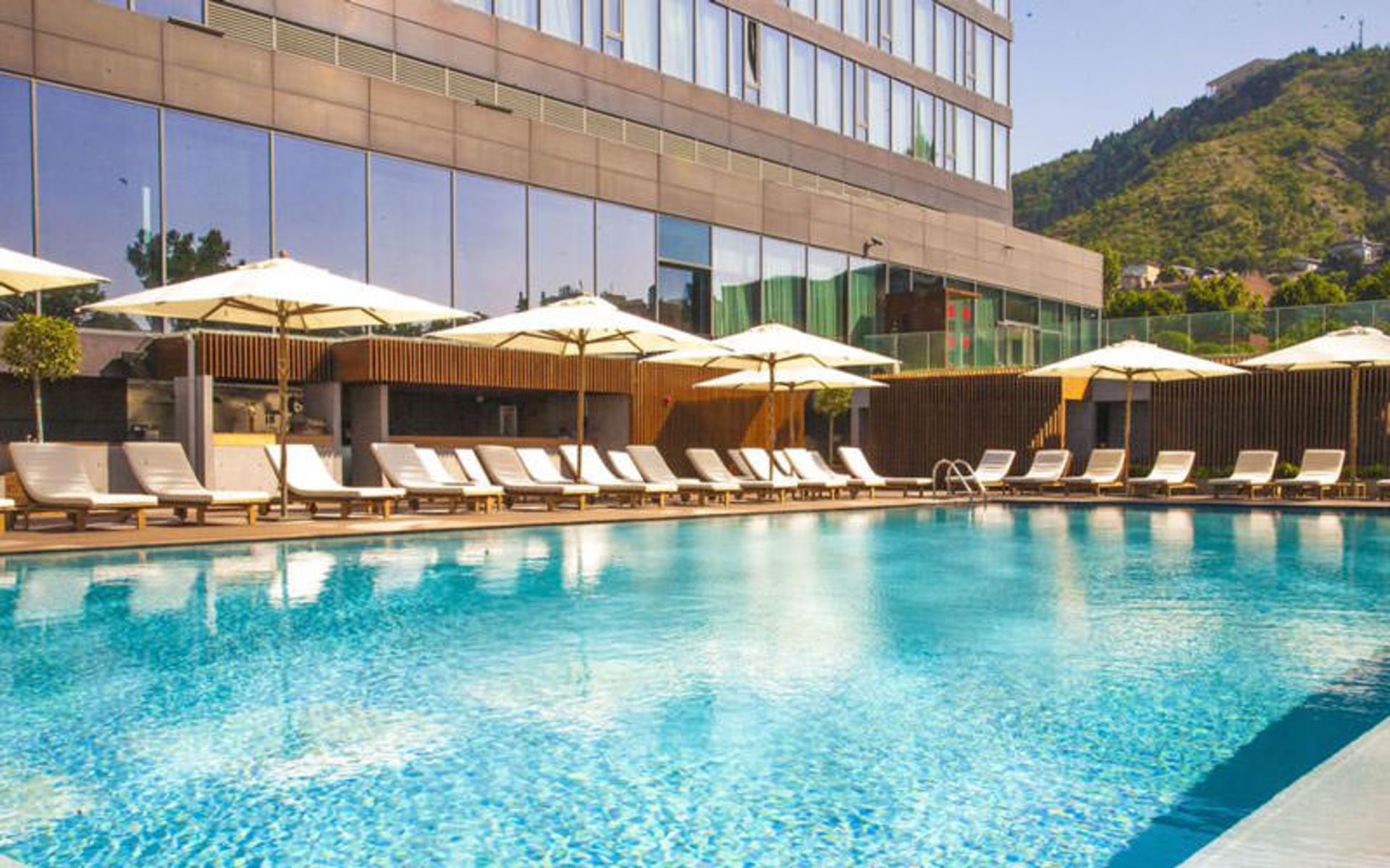 هتل رادیسون بلو ایوِریا (Radisson Blu Iveria Hotel)