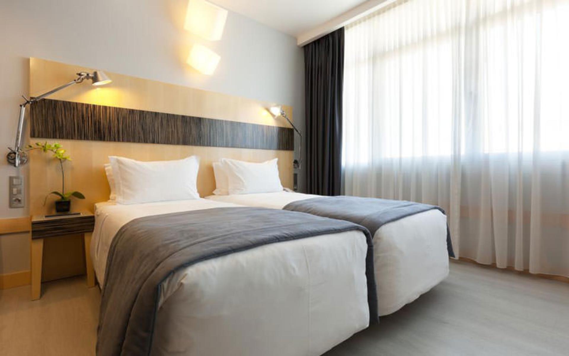 هتل الیف اونیداز (Hotel Alif Avenidas)
