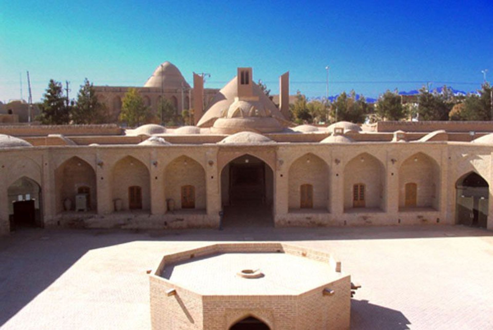 کاروانسرای غباسی میبد