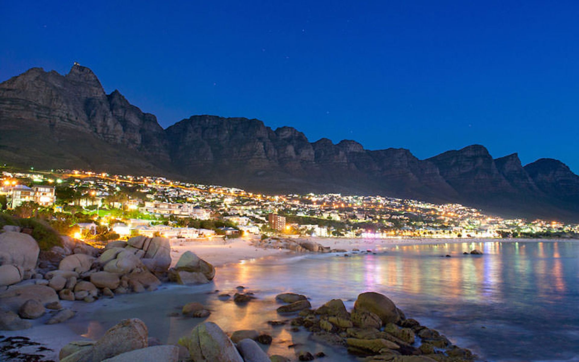 ساحل کمپس بی (Camps Bay)