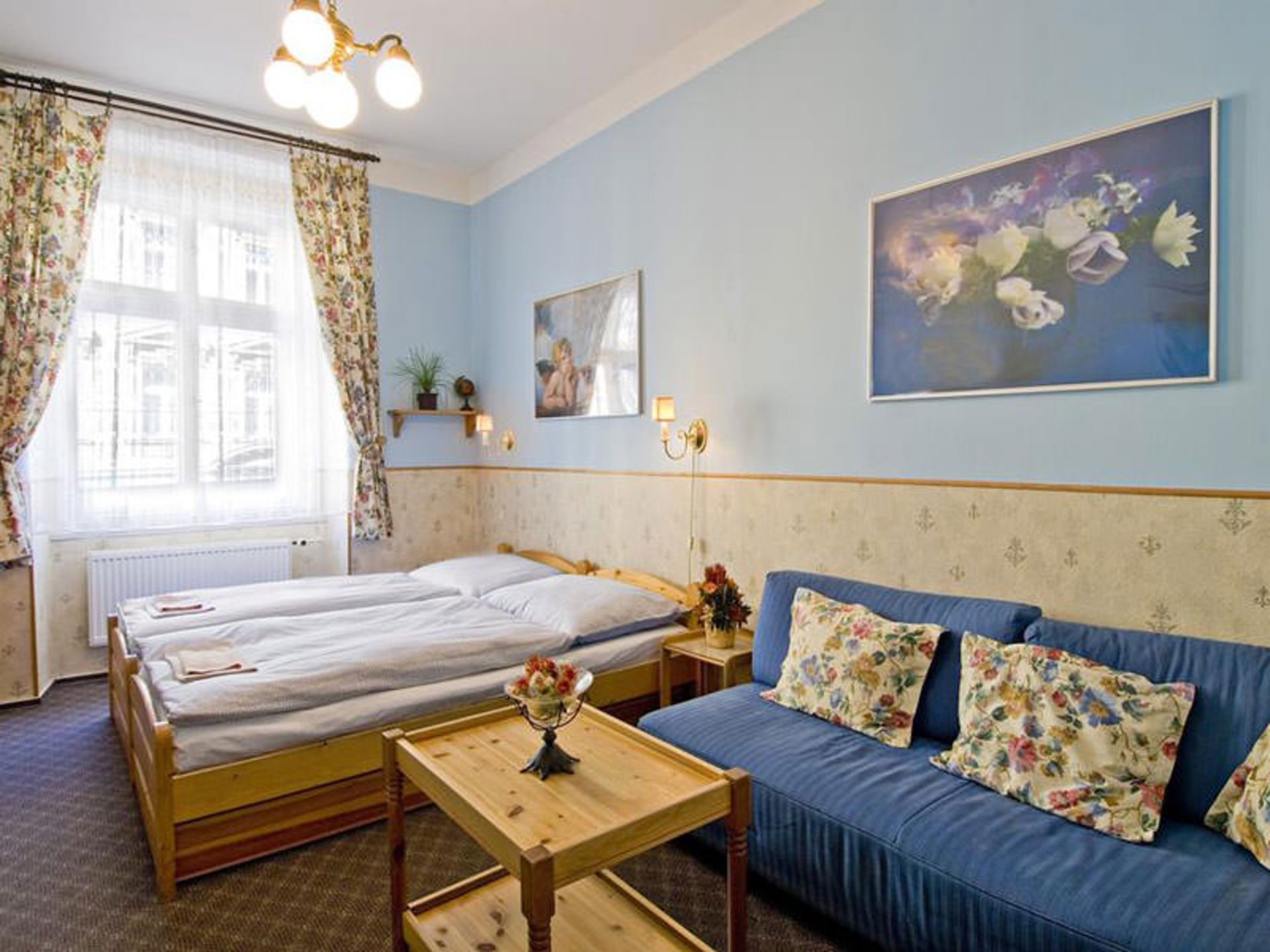 هتل آپارتمان آلیس (Alice Apartment House)