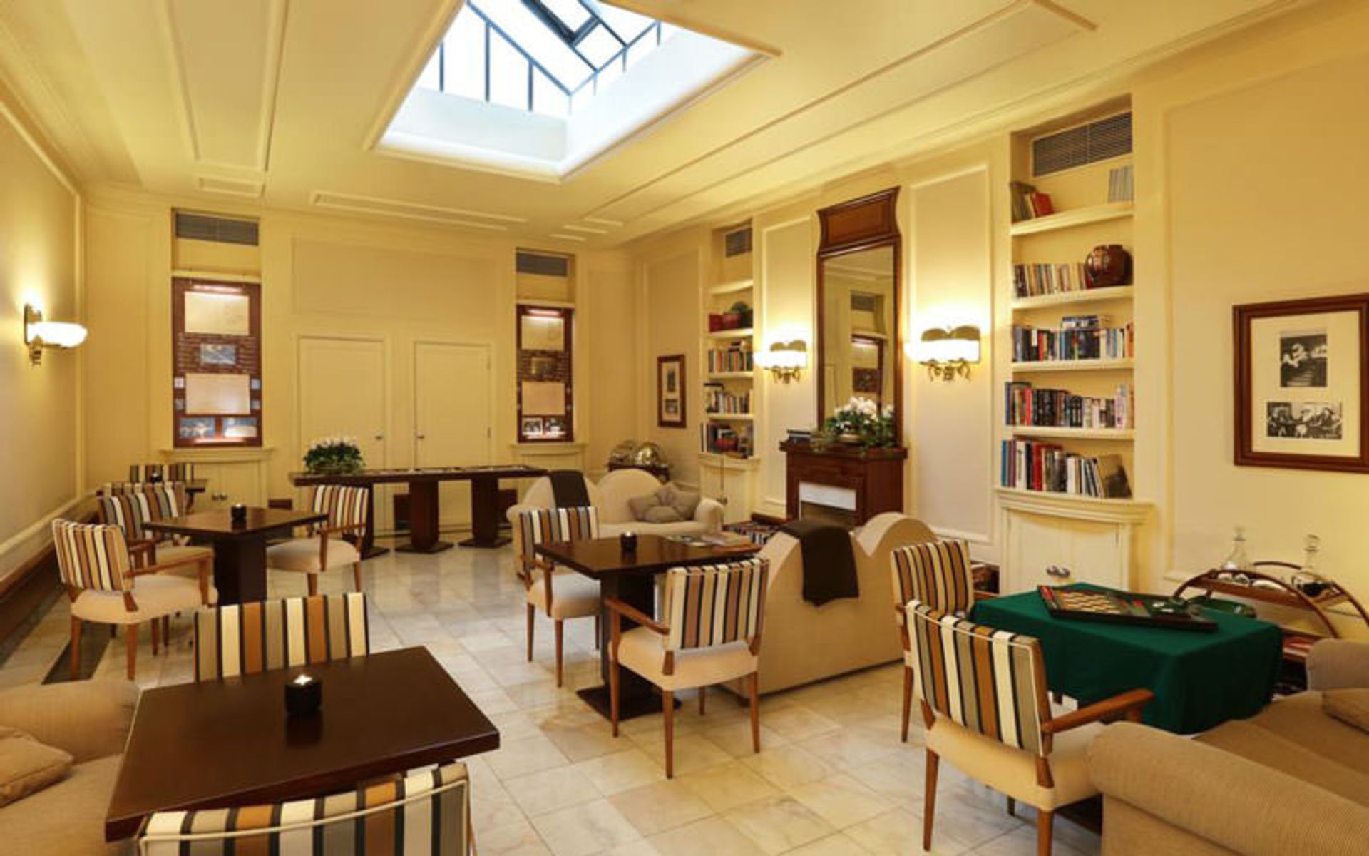 هتل بیریتانیا (Hotel Britania)