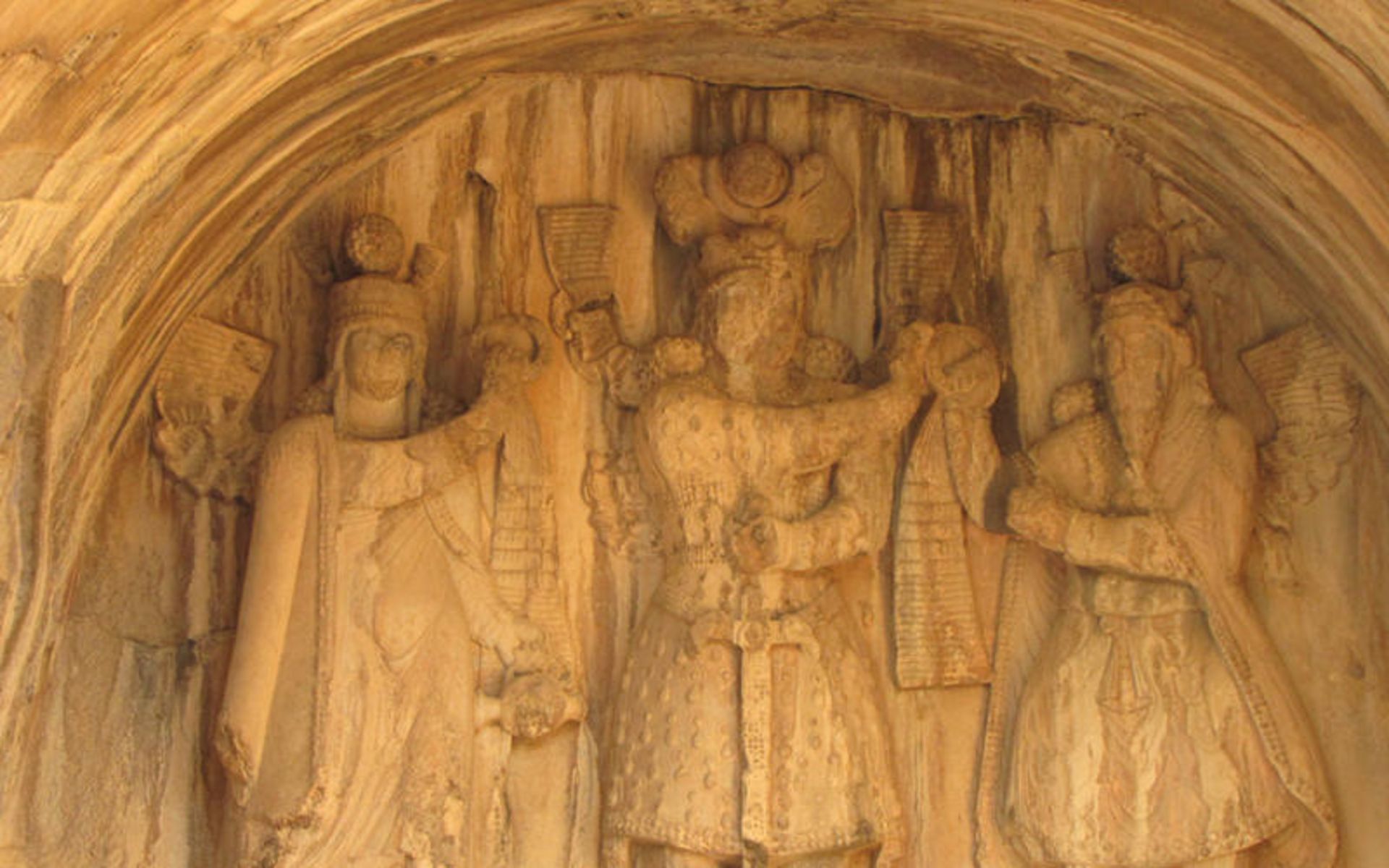 طاق بستان