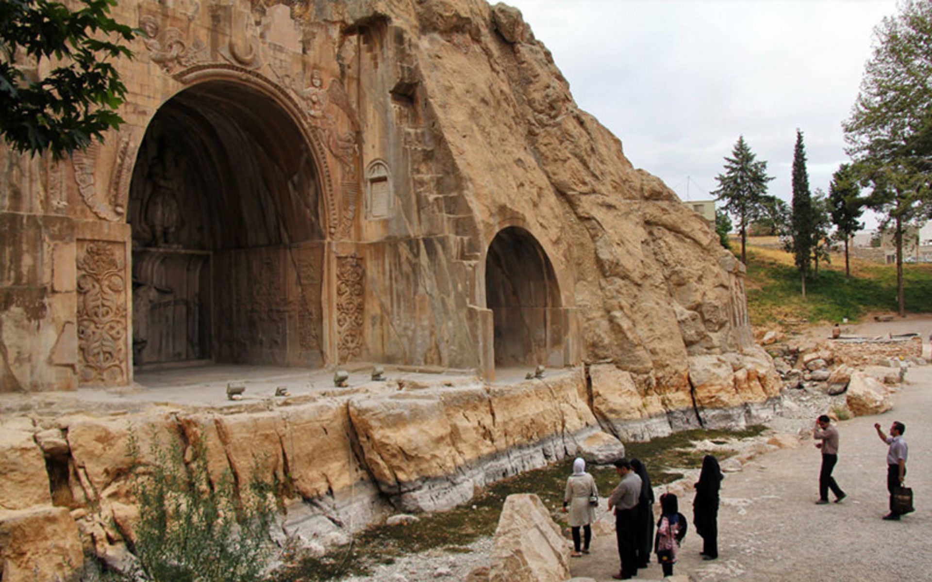 طاق بستان