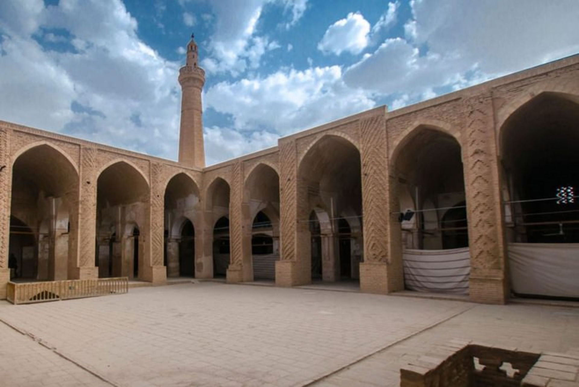 مسجد جامع نائین
