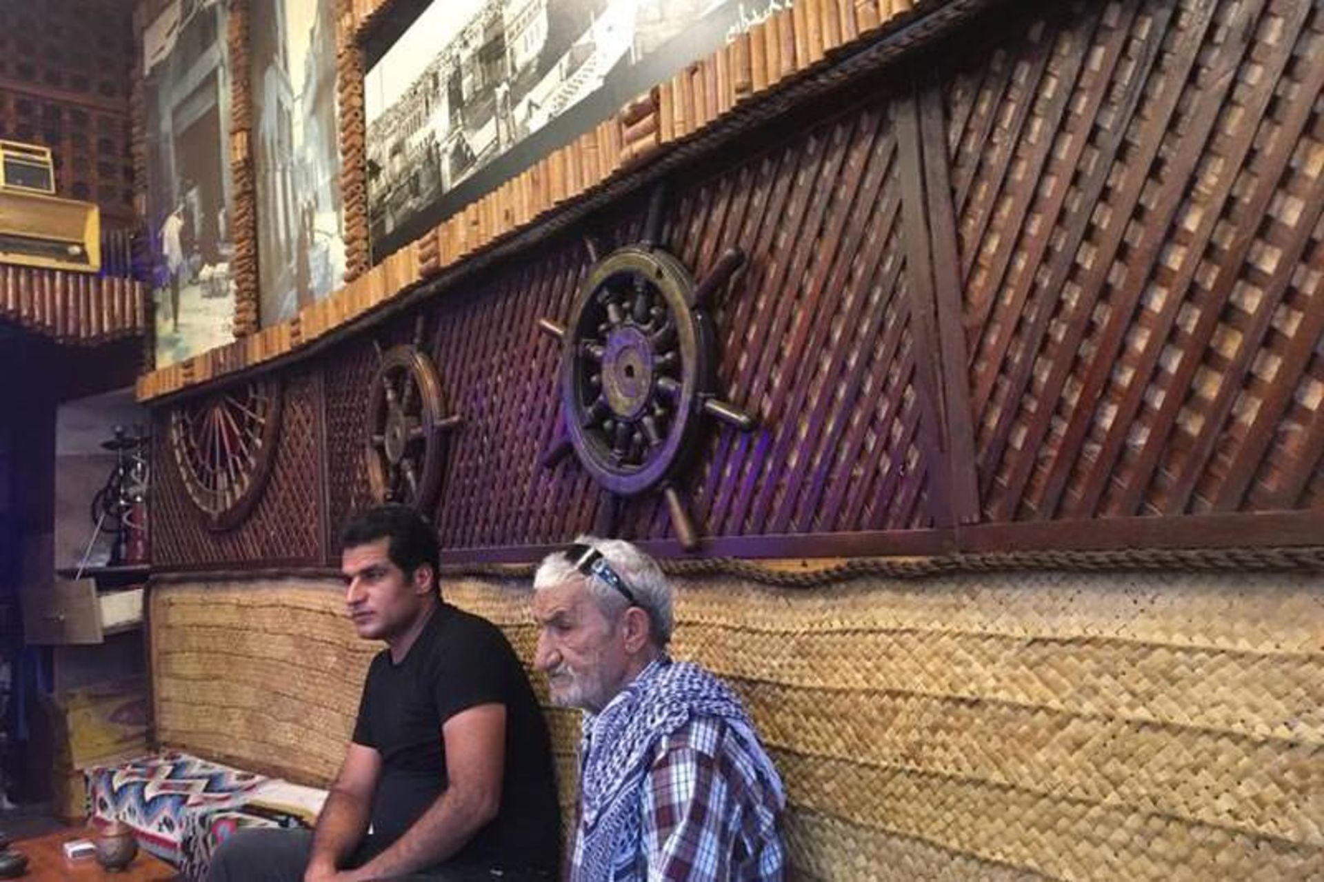 کافه ناجی بوشهر