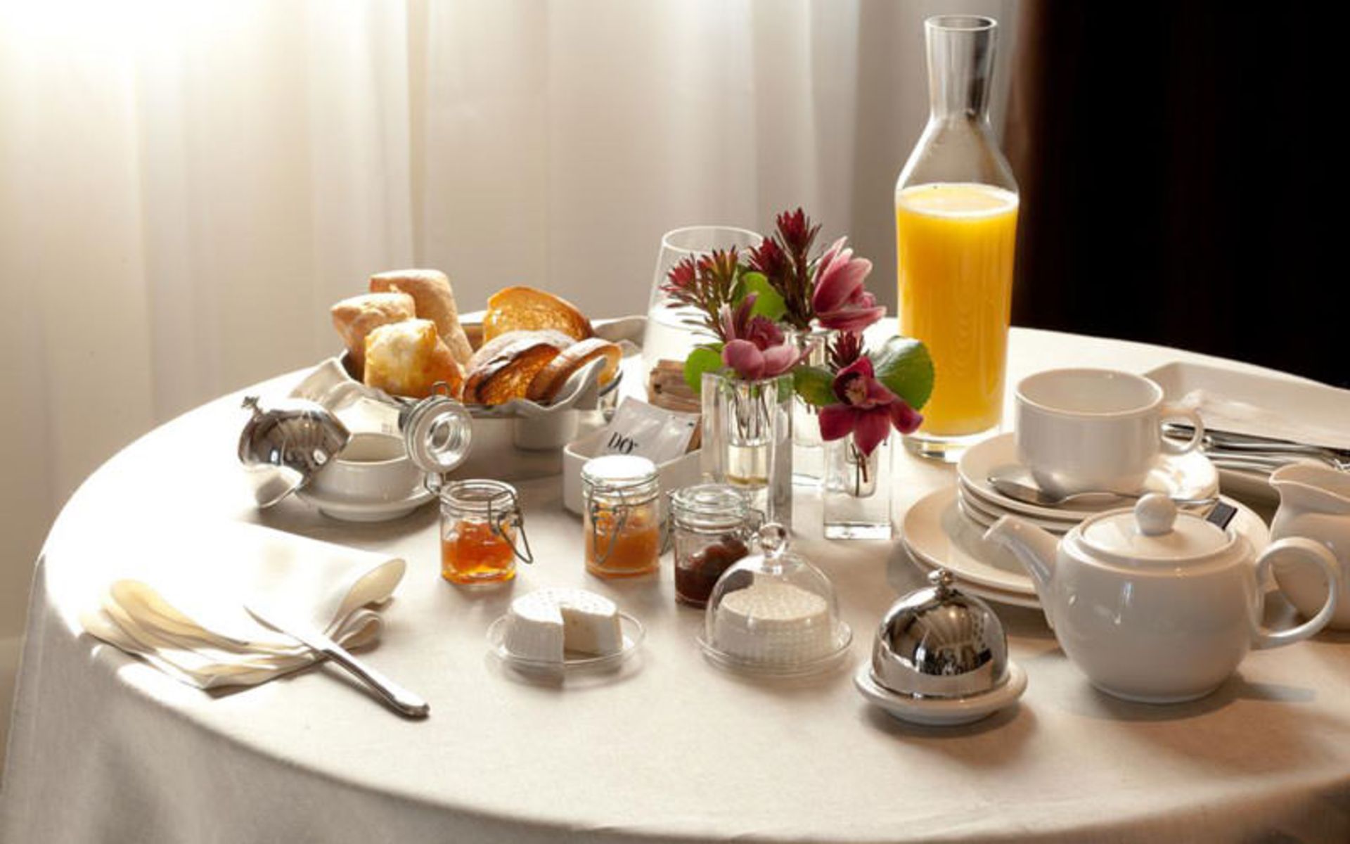 هتل دی ا پلاکا ریآل جی.ال (Hotel DO Plaça Reial G.L)