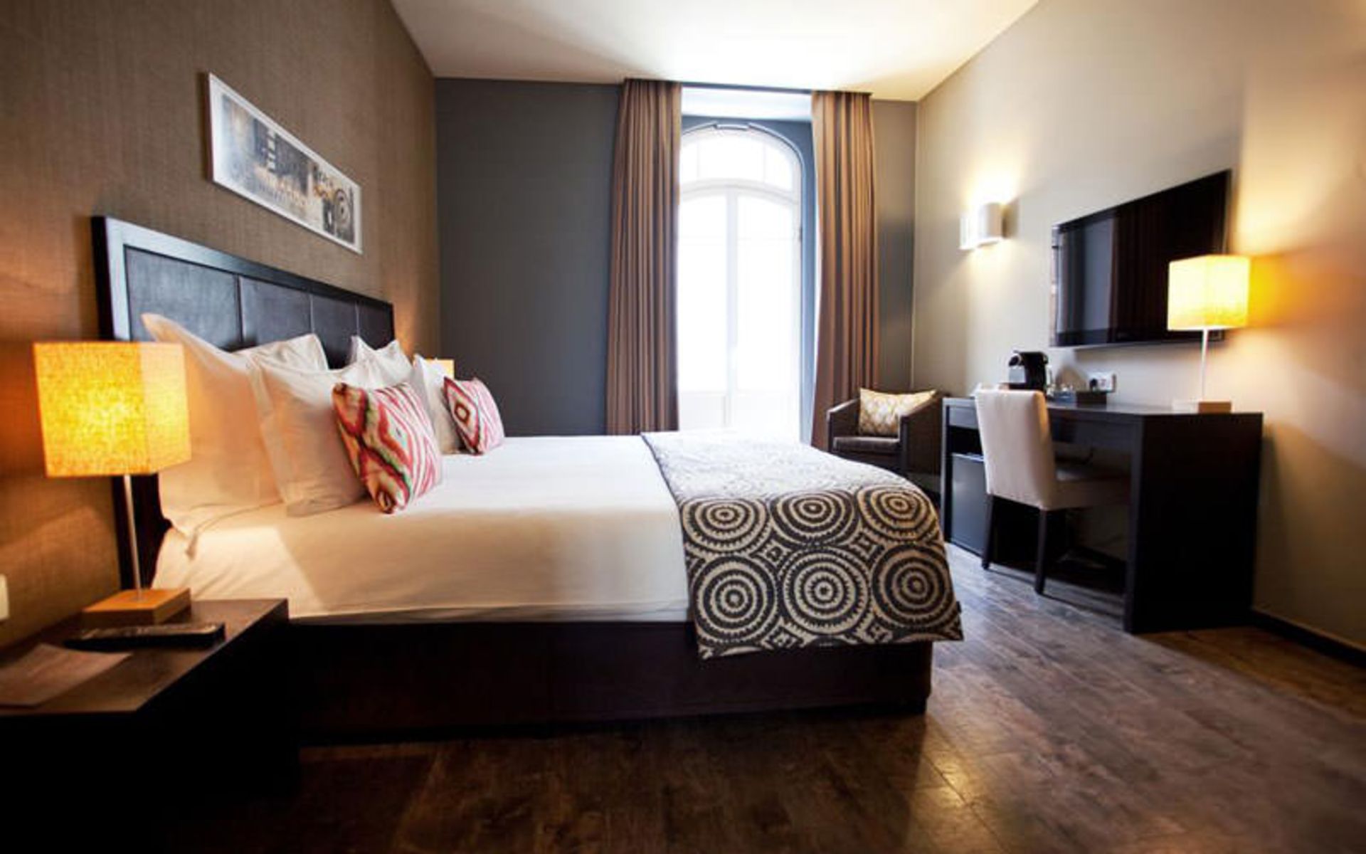 هتل اینترنشنال دیزاین (Internacional Design Hotel)