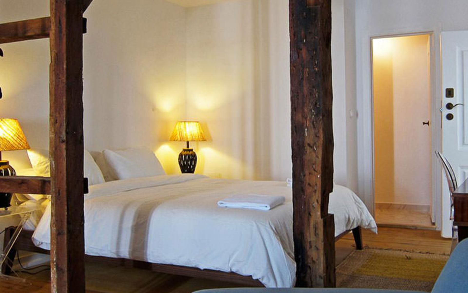 هتل ایندیپندنت هاستل اند سوئیتز (The Independente Hostel & Suites)