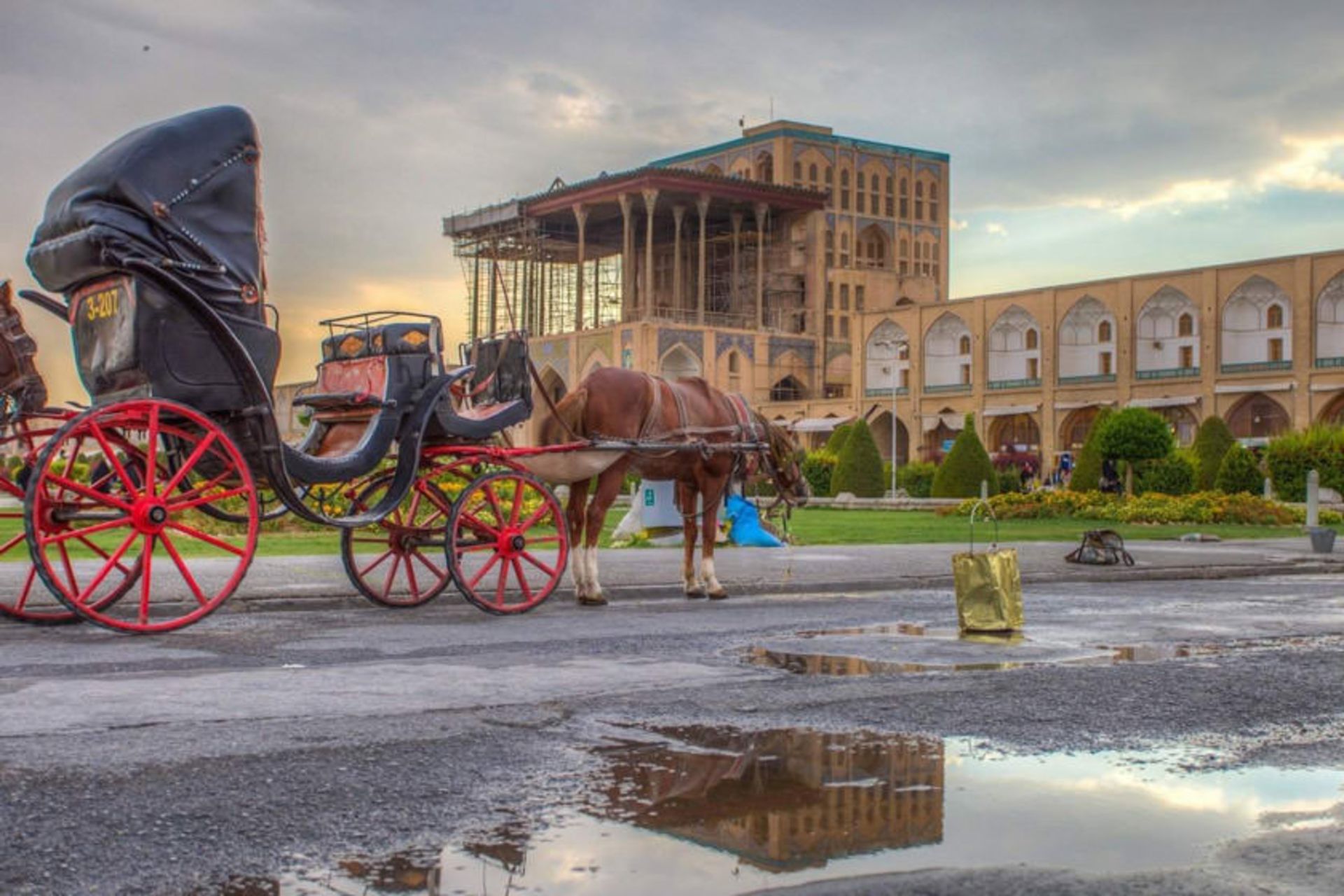 عالی قاپو