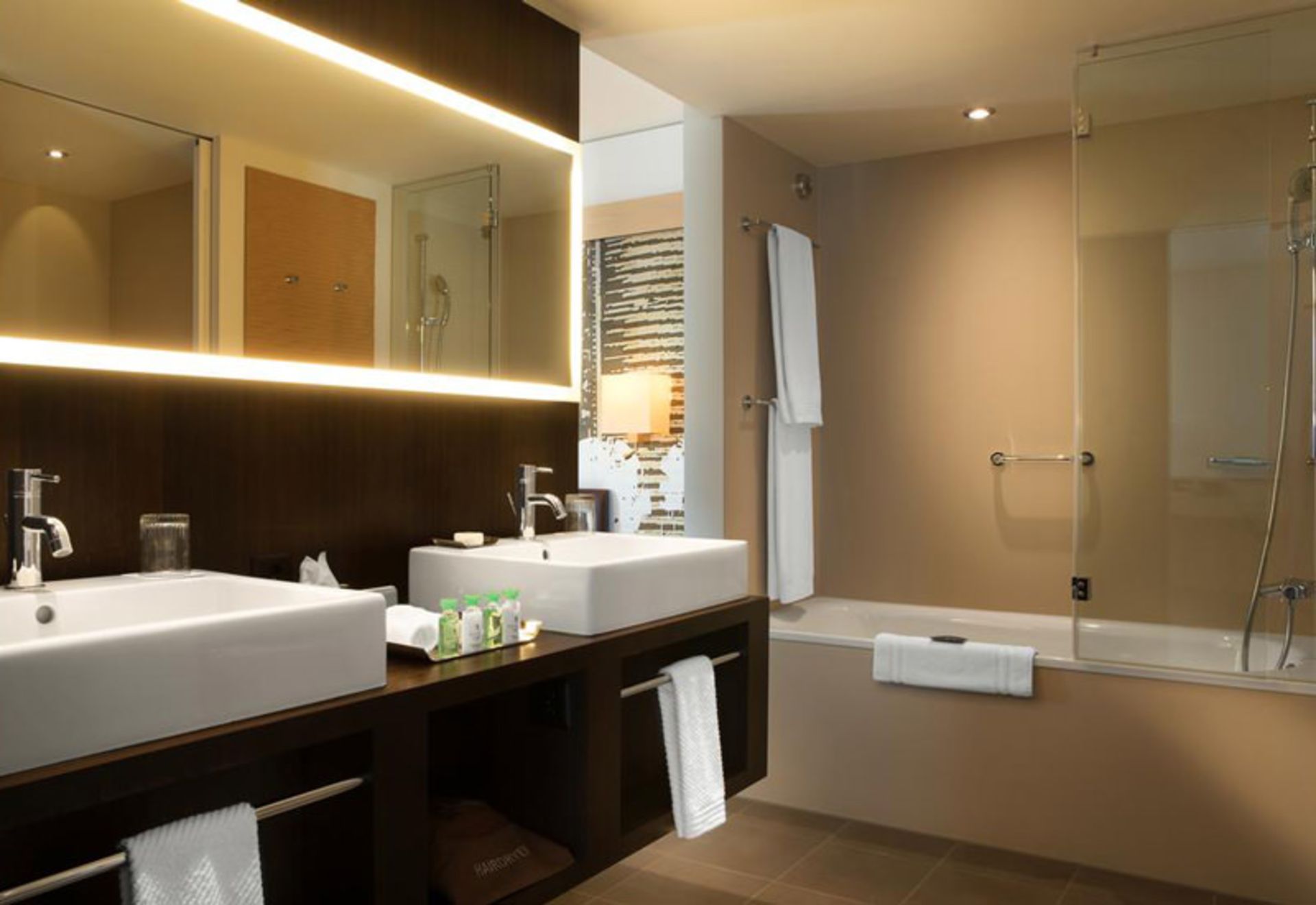هتل رنسانس زوریخ تاور (Renaissance Zurich Tower Hotel)