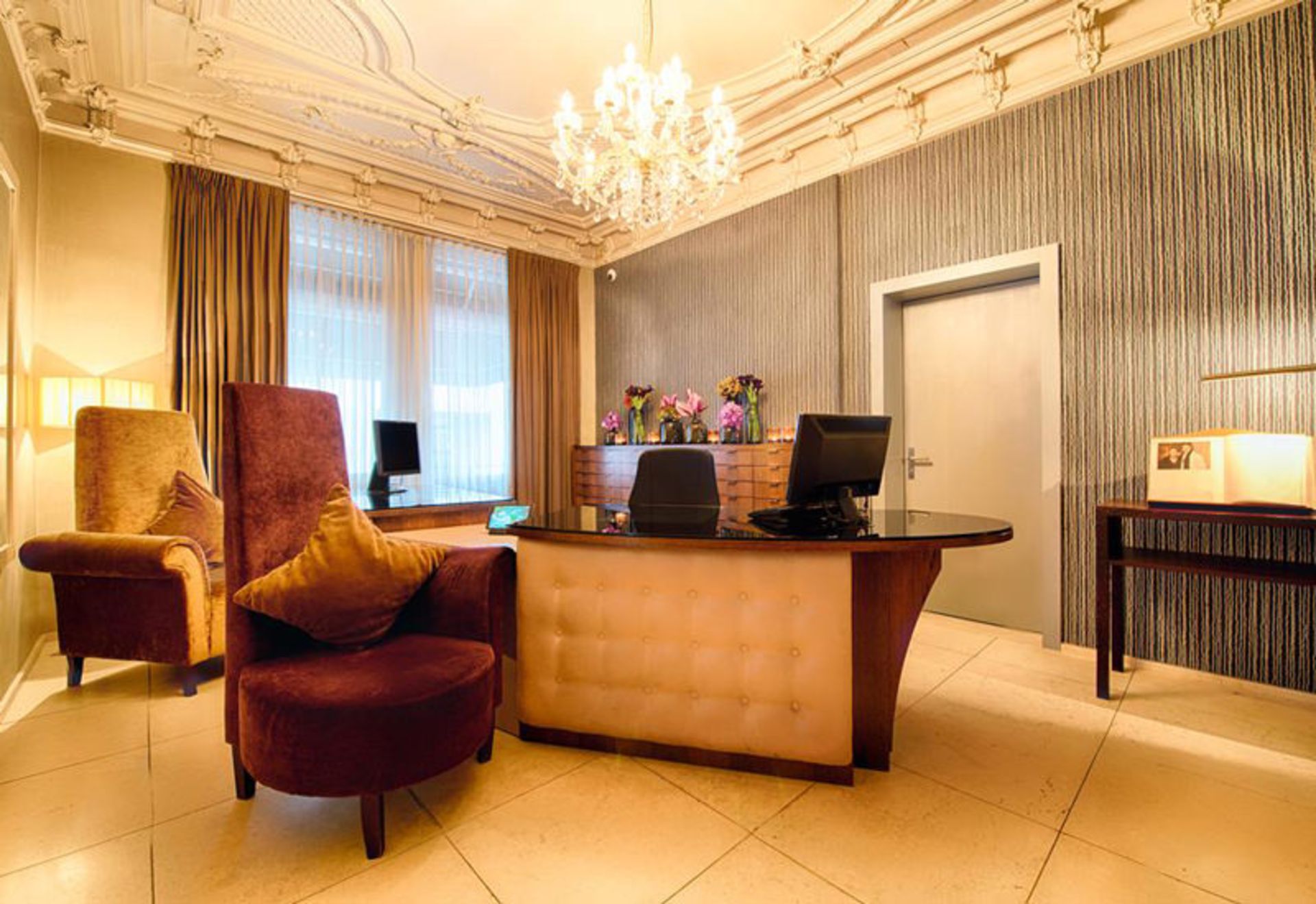 هتل آلدن سوئیت اسپلوجن شلوس زوریخ (Alden Suite Hotel Splügenschloss Zurich)